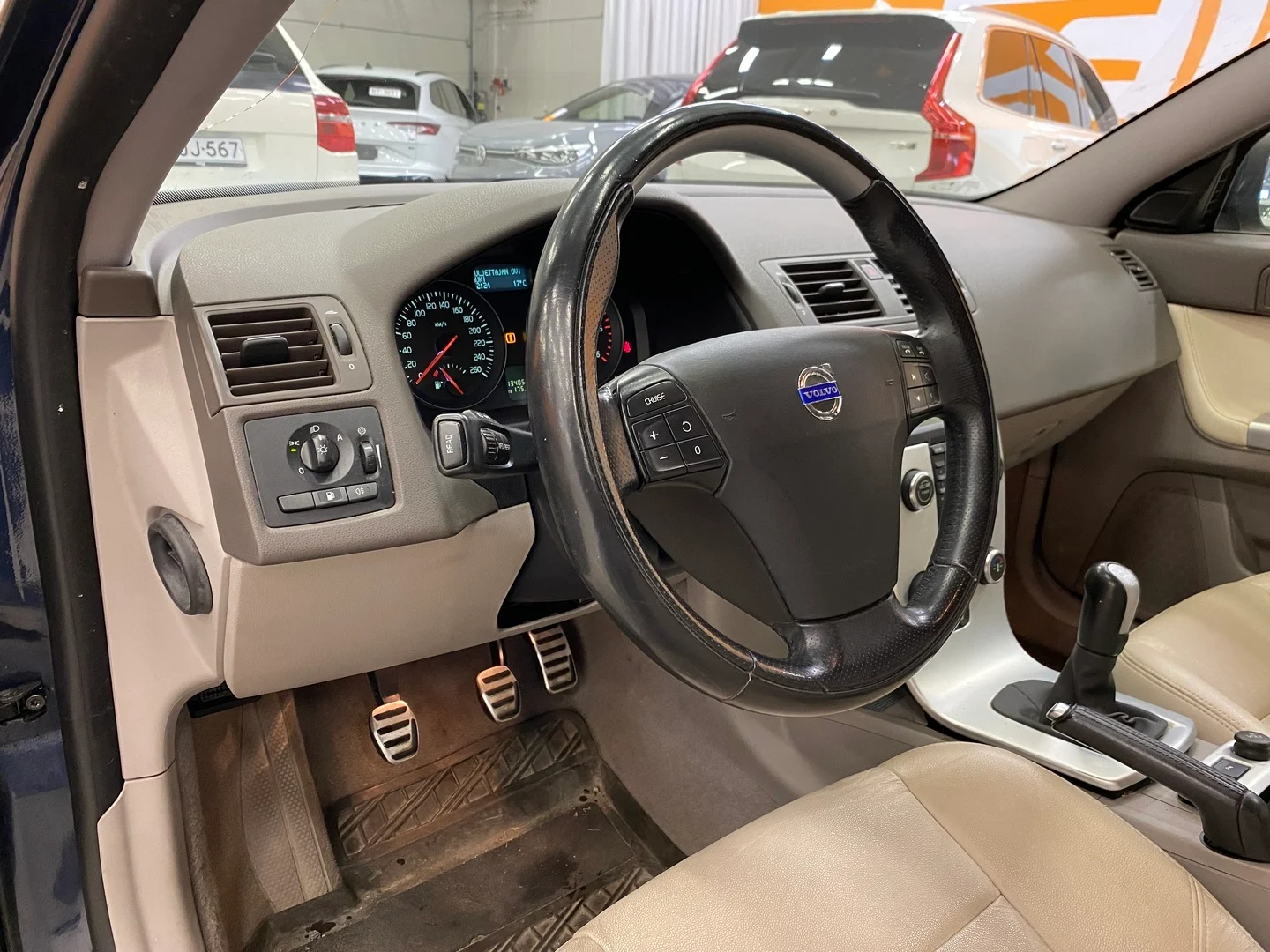 Car Image - 24wjiFk9toW9EjA20yVmJa