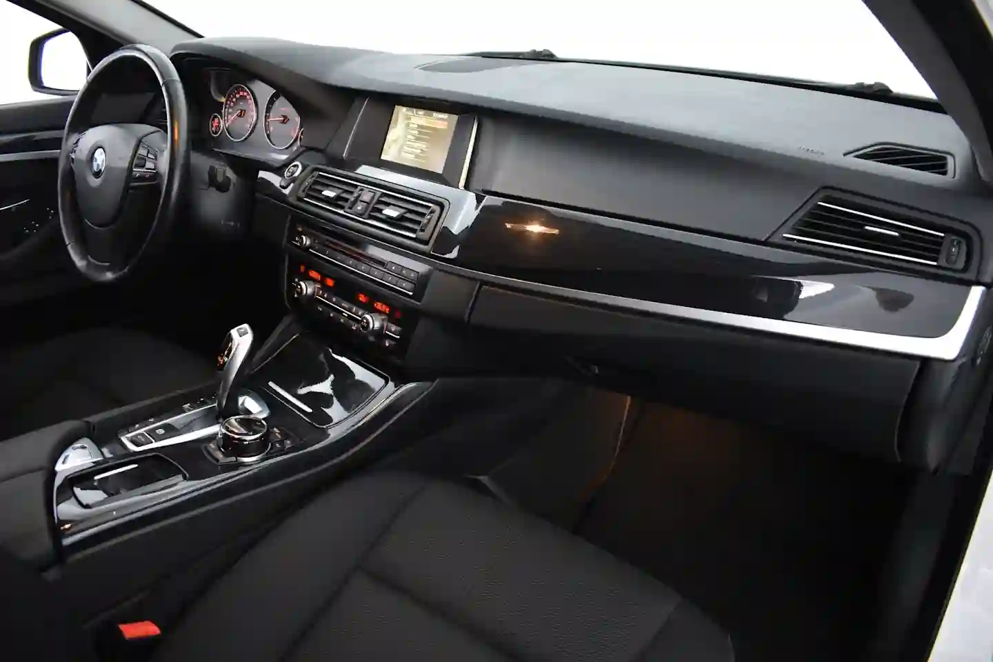 Car Image - 01n3Ufcpa87r0x8paqvRWY