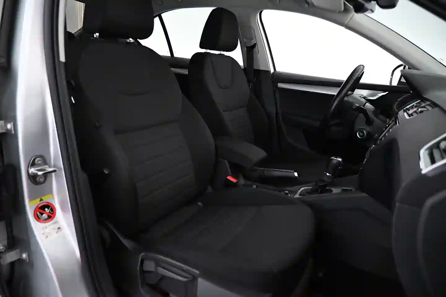 Car Image - 7fH9ATi2ufQmDMcmvsRx9i