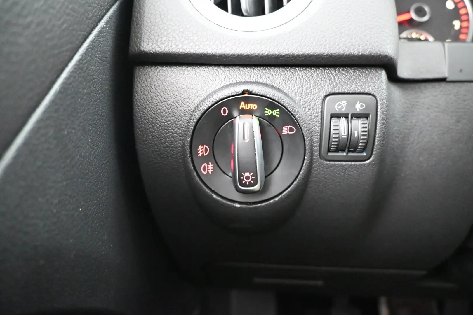 Car Image - 6TrG6ORZfoO1hi8wFGJzmf