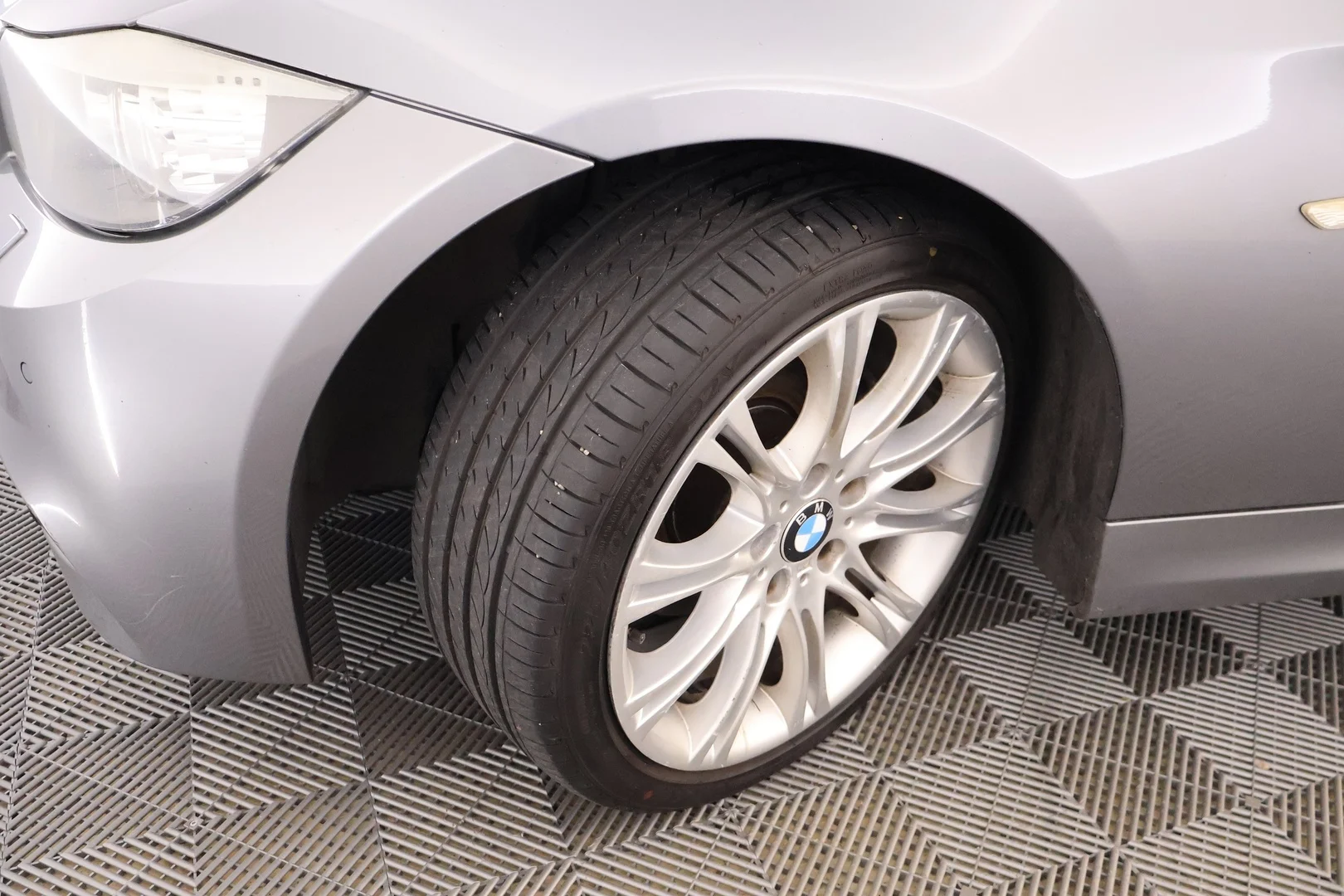 Car Image - 2cONL2B4aDjDndt3AzotN0