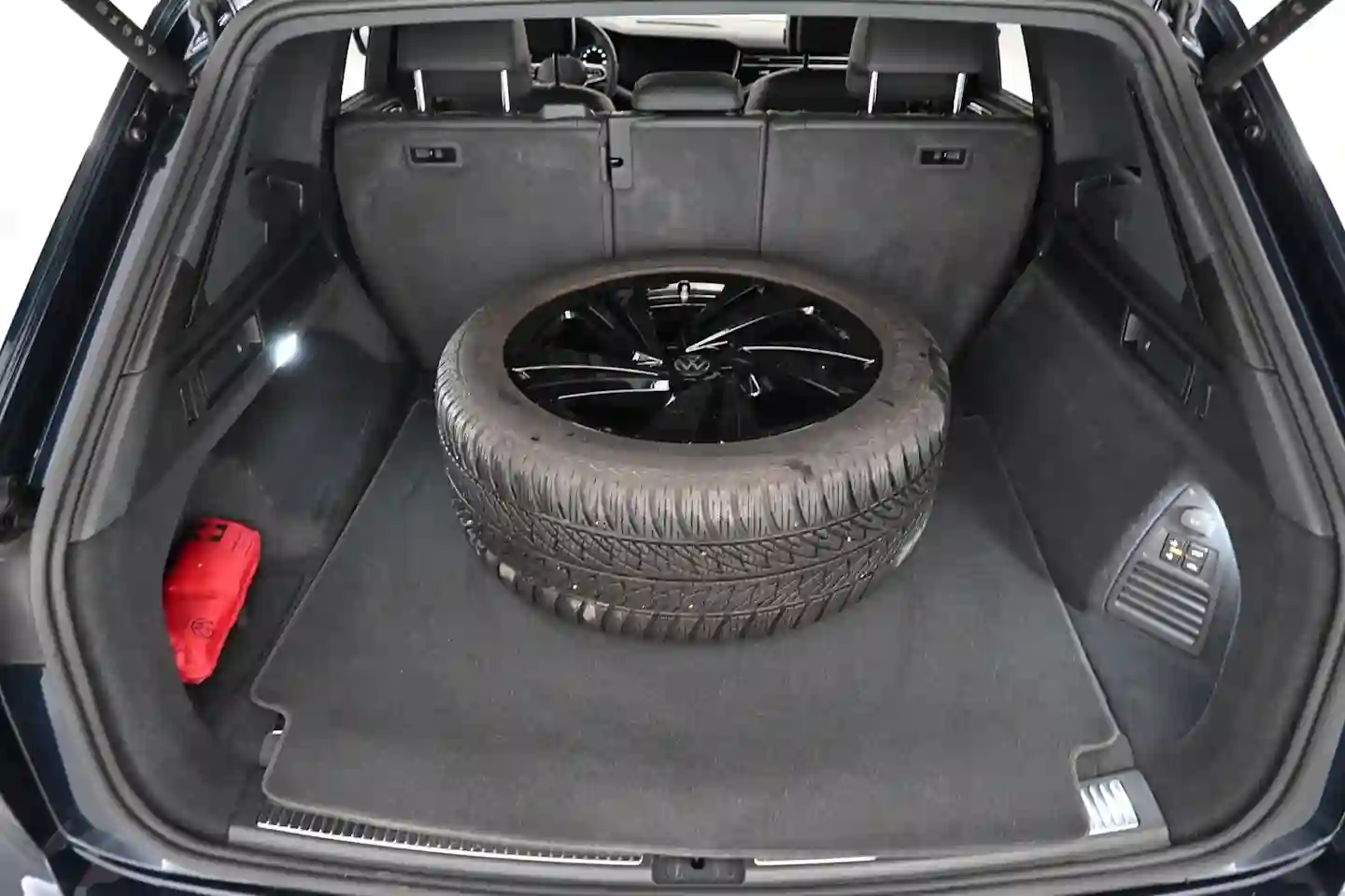 Car Image - 3MmqIENFKfeT6U59ENItSB