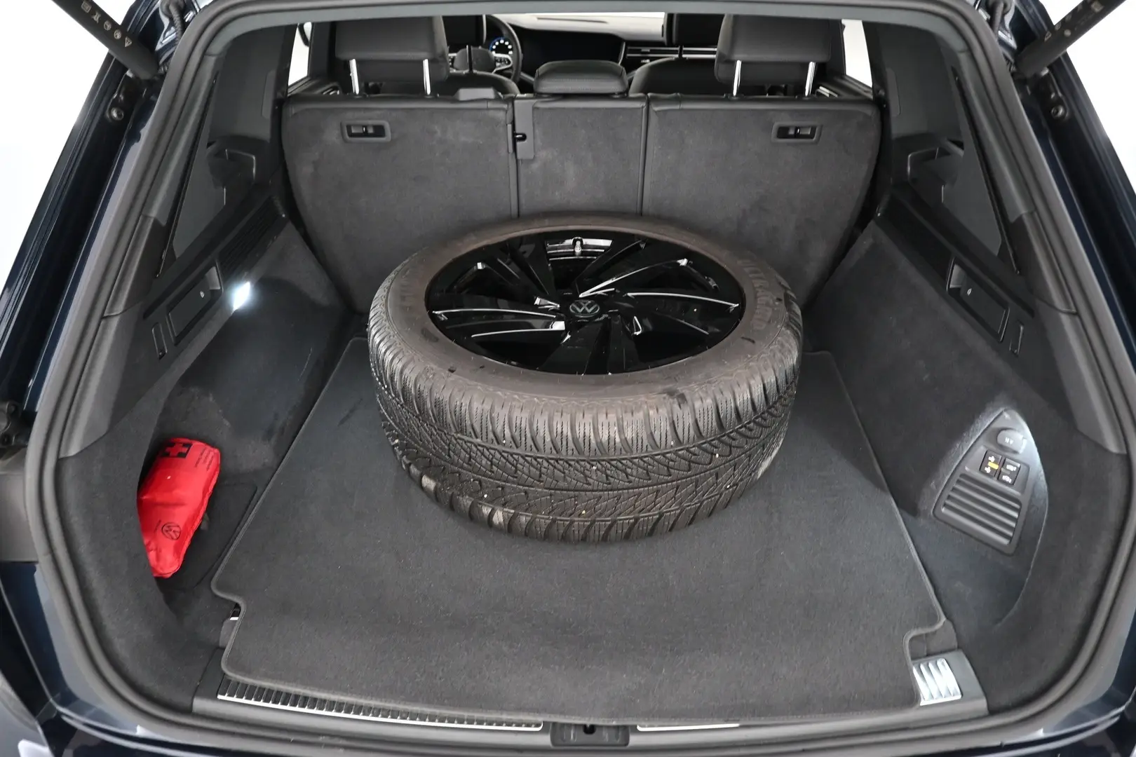 Car Image - 3MmqIENFKfeT6U59ENItSB