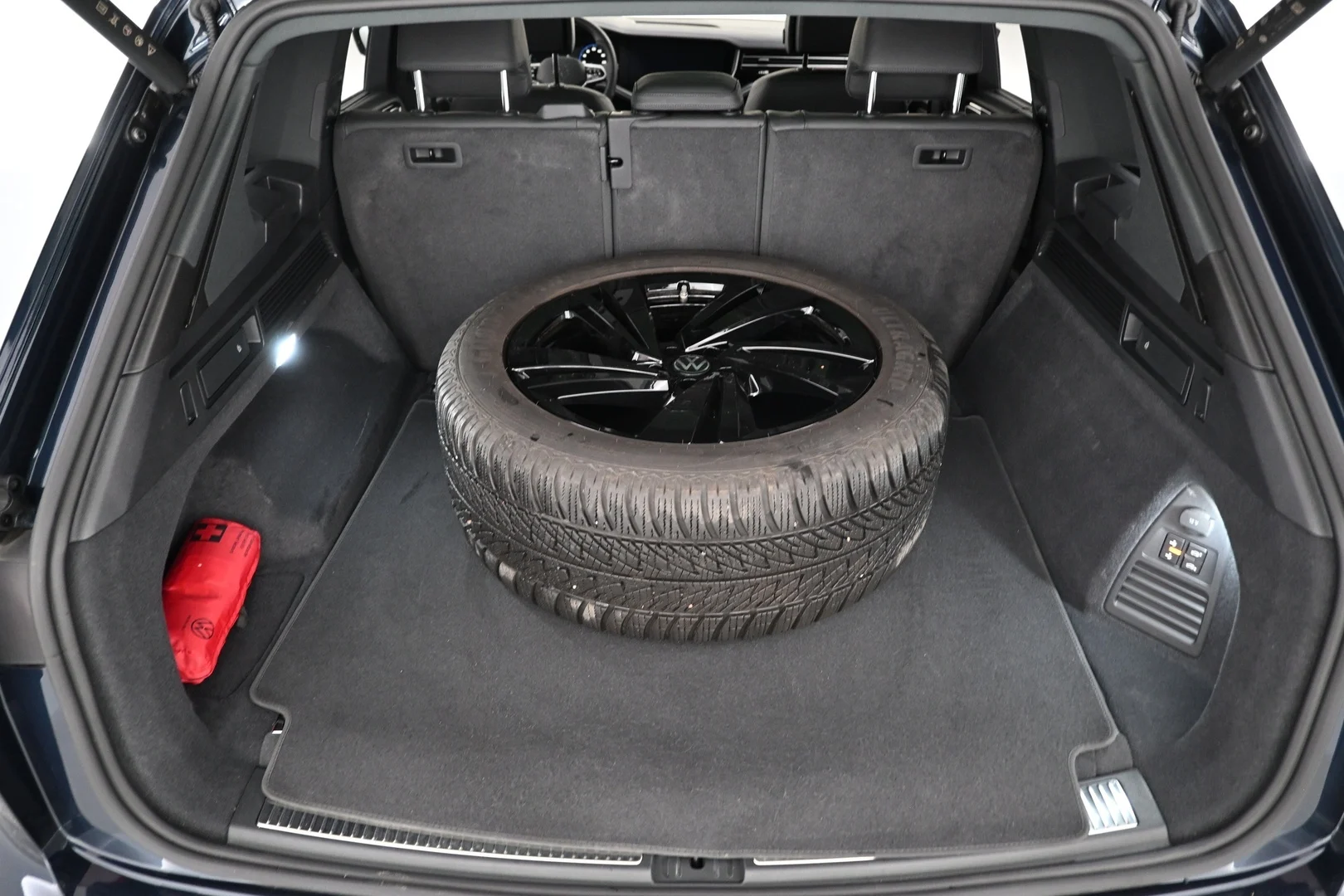 Car Image - 3MmqIENFKfeT6U59ENItSB
