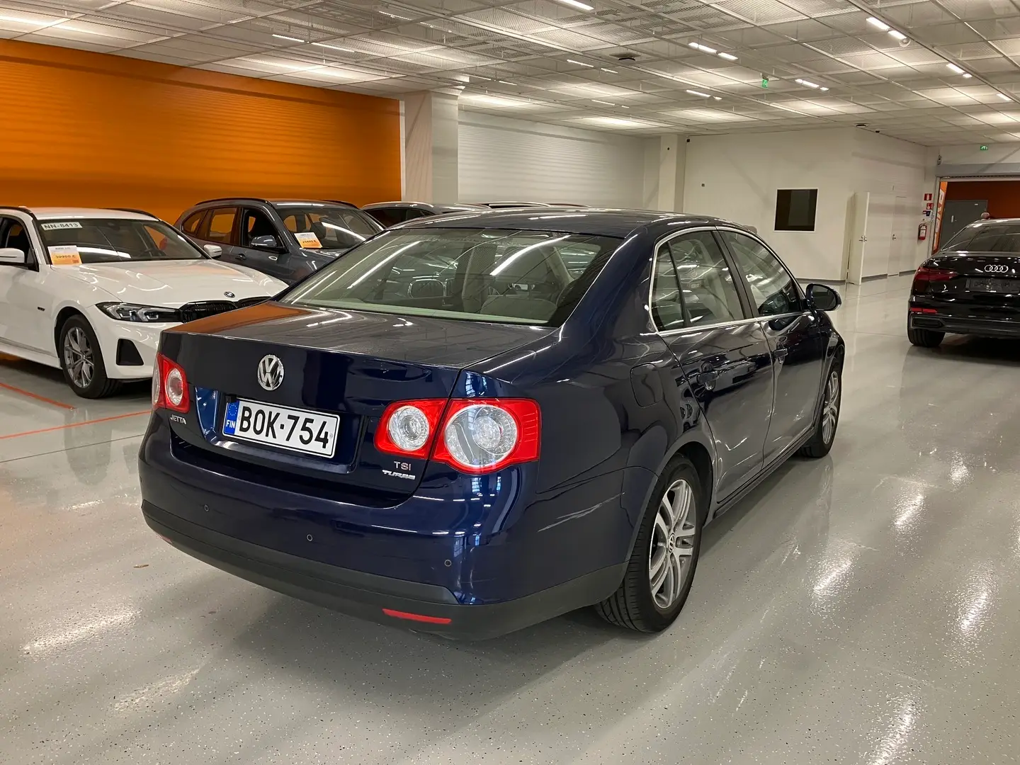 Car Image - RaUaaWJaW7pCJPC9mtwNO