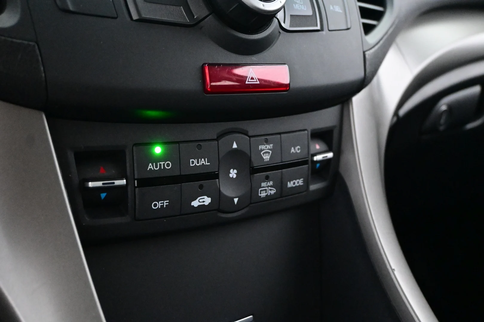Car Image - 70wOln5cZJMDgBr4DYtQFR