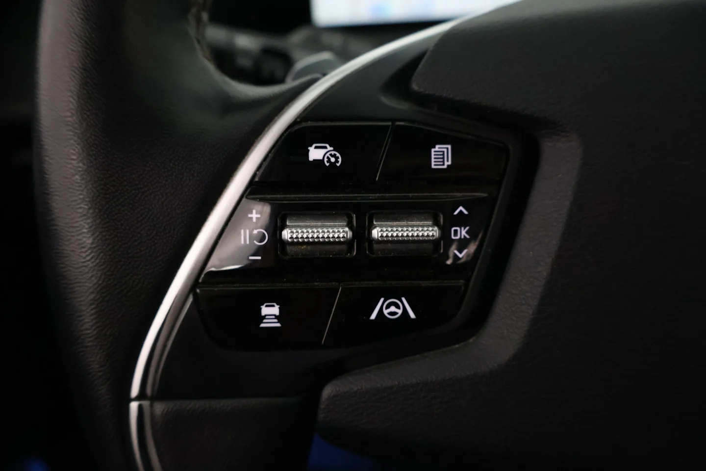 Car Image - 5R1VA3te1jc8C9kHPzs2Bq