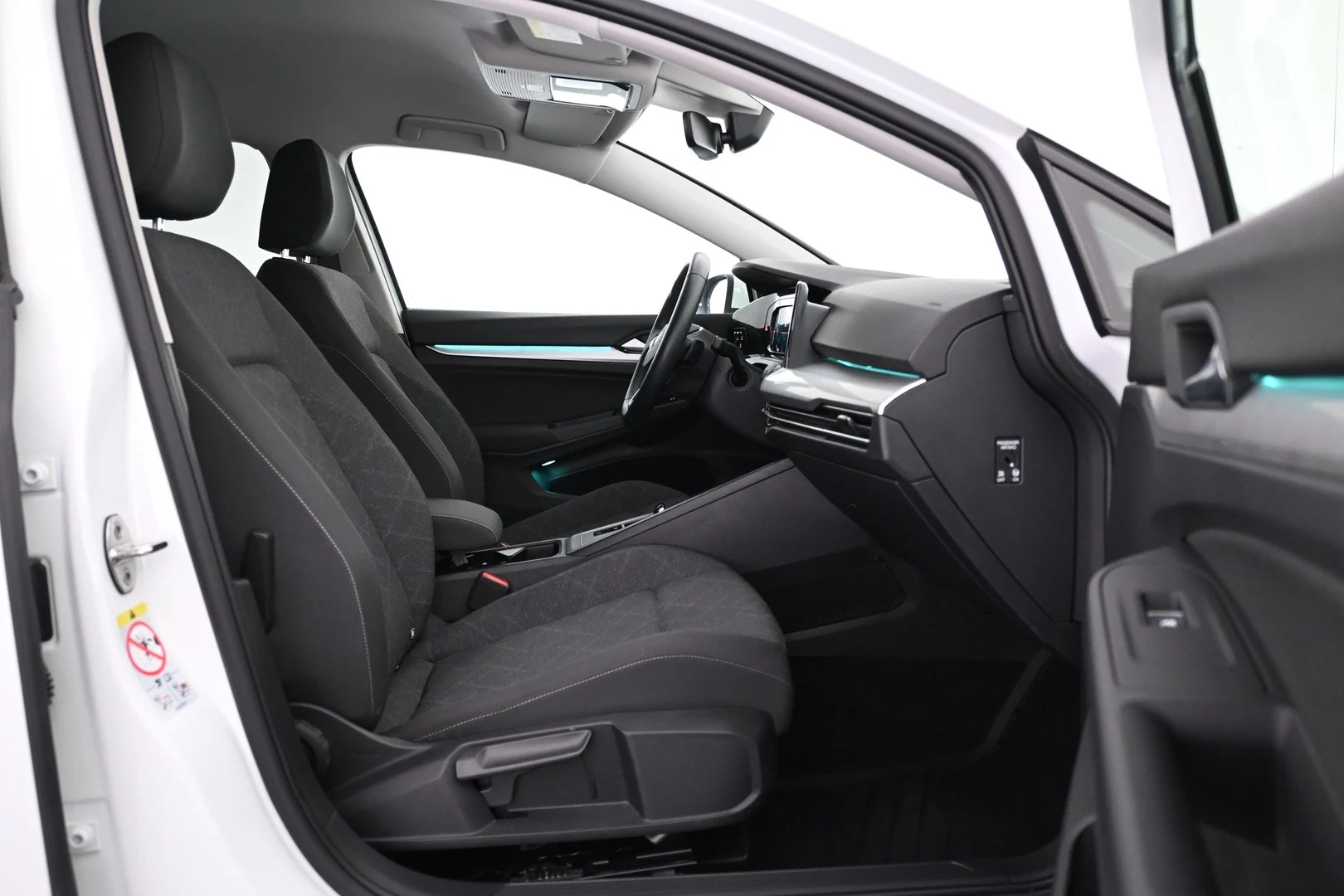 Car Image - 2R1Wn81zFSNs8BhYw843w6