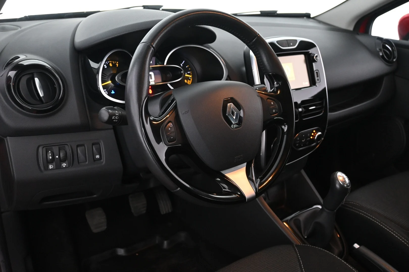 Car Image - 329kYn9MKd25m6SXagusnl