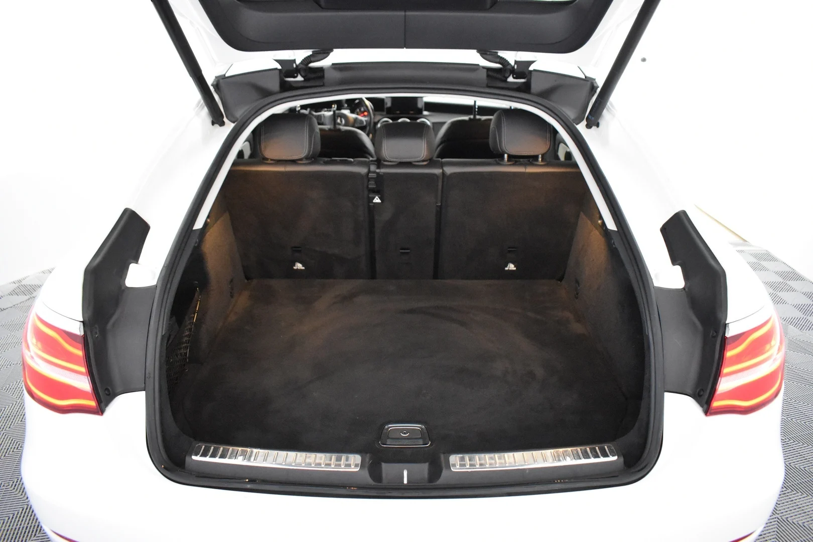 Car Image - 3qHI23MlzGF4hdXwjtr5ko