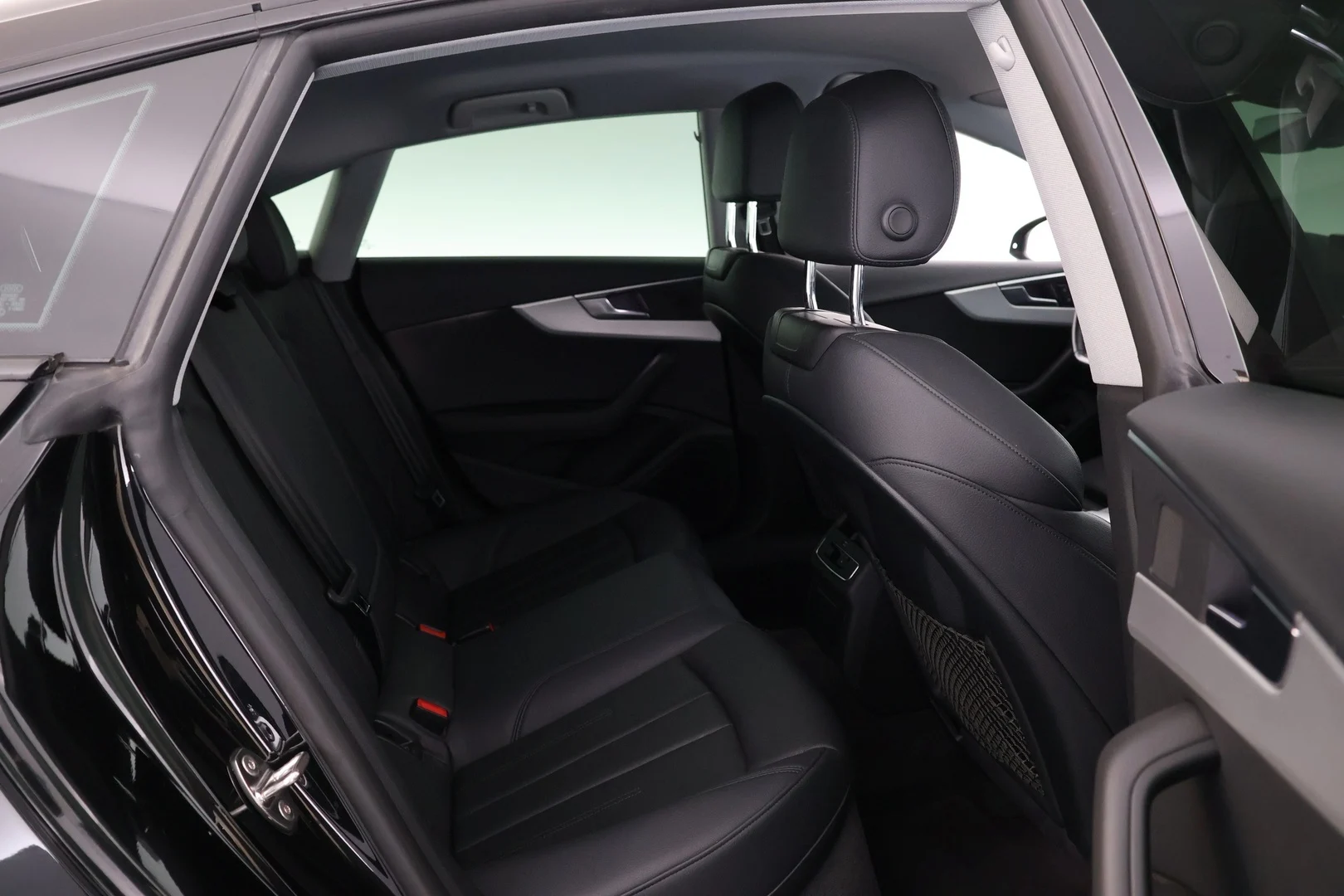 Car Image - 2zRhf1gnBGsXAWXyhfVOso