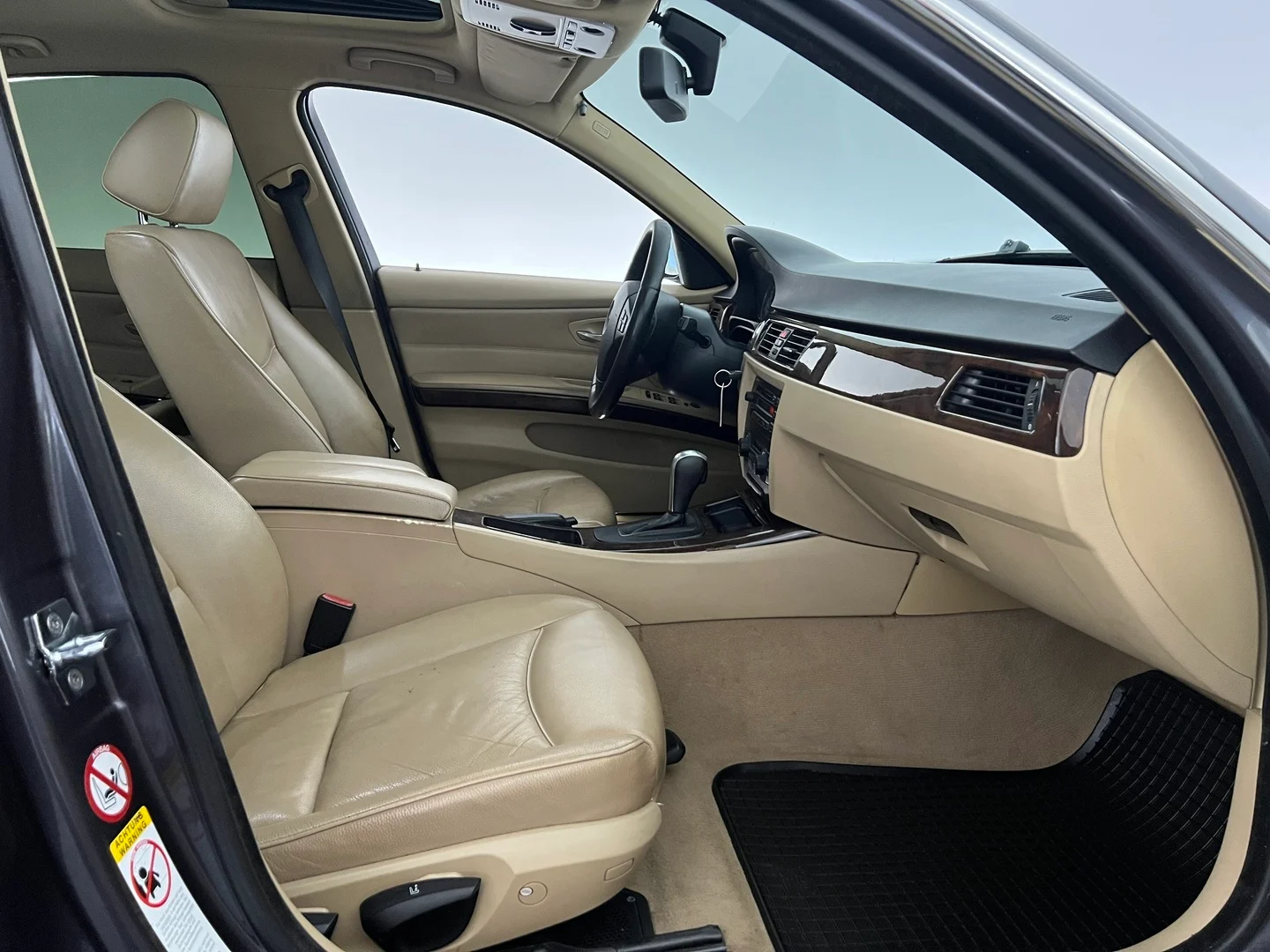 Car Image - 3PHFcUCAKJ716wHjfPtLSs