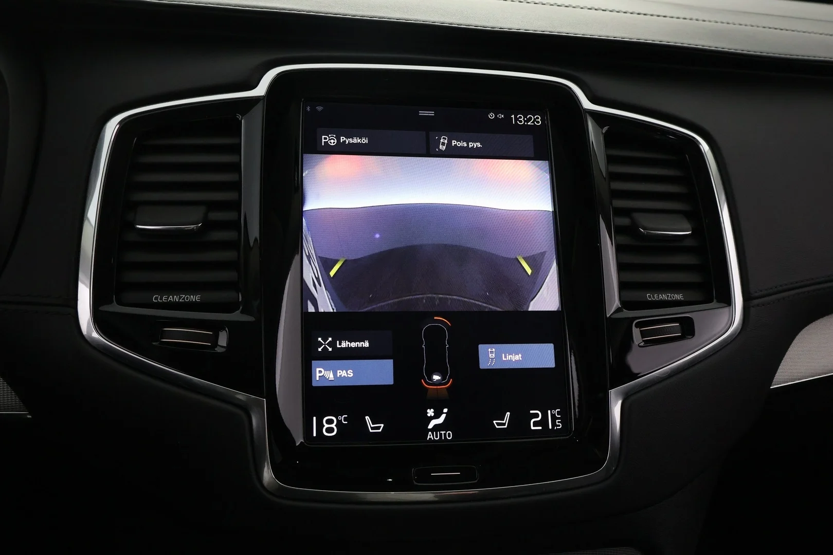 Car Image - 1oOsdNVRe30pIf3Ej4GkIX