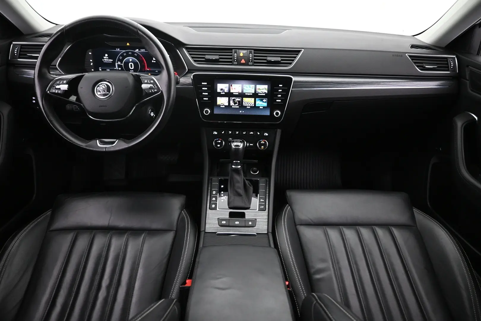 Car Image - yoWYJ7bbNn3bSf7Qz4j5T