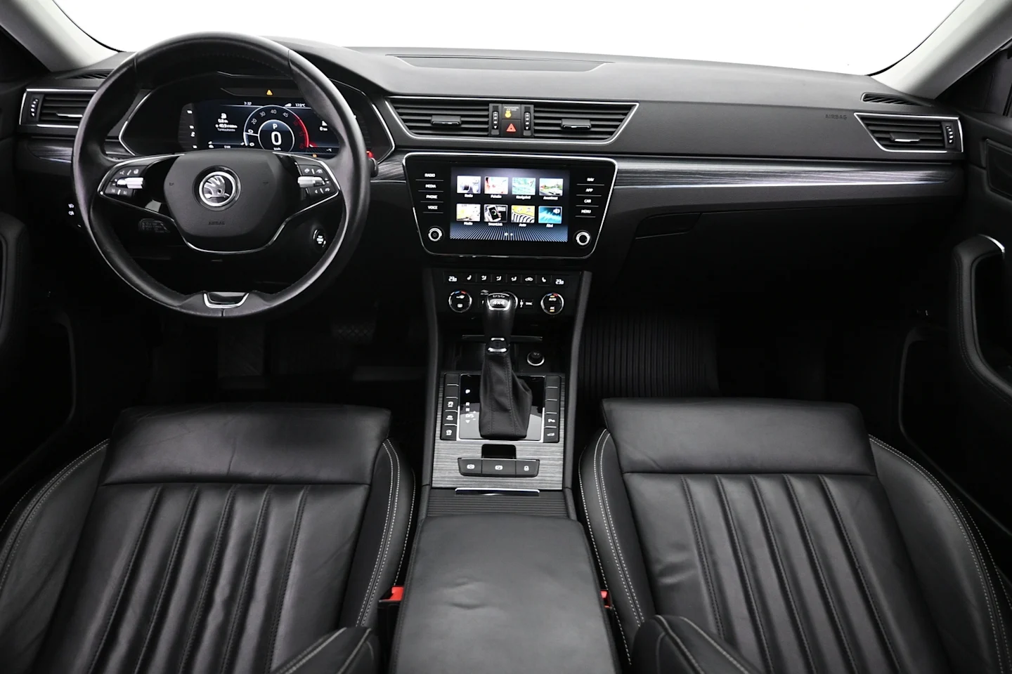 Car Image - yoWYJ7bbNn3bSf7Qz4j5T