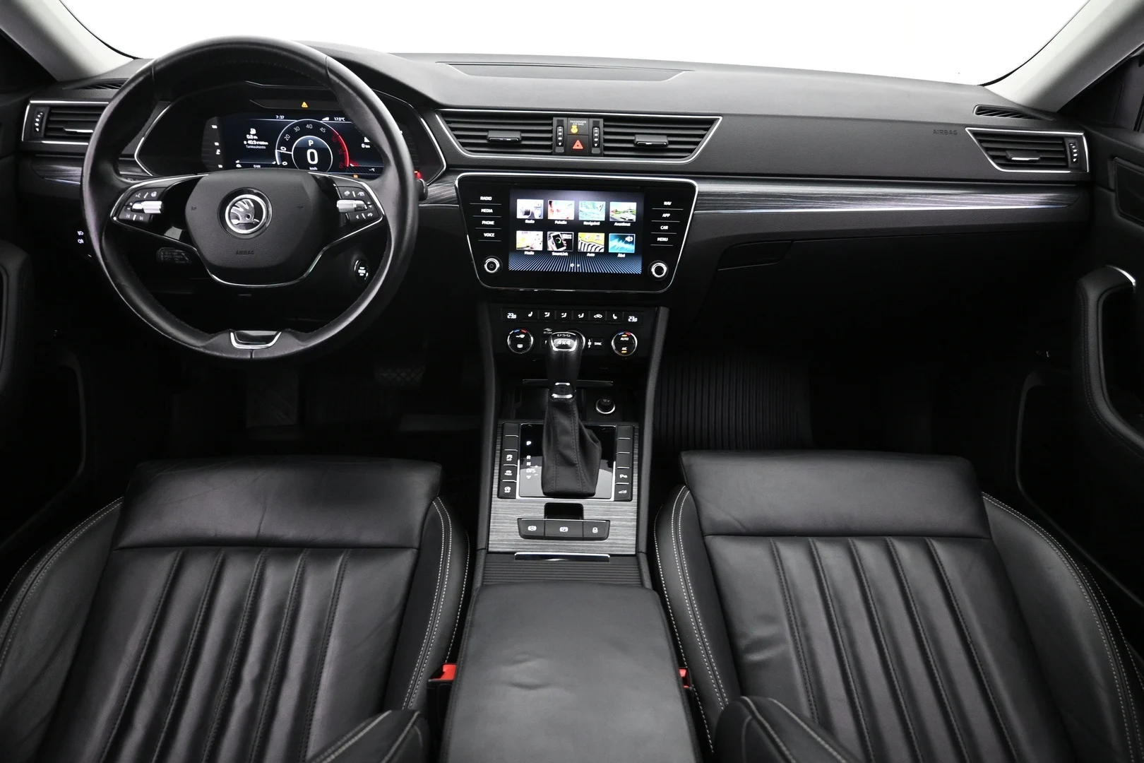 Car Image - yoWYJ7bbNn3bSf7Qz4j5T