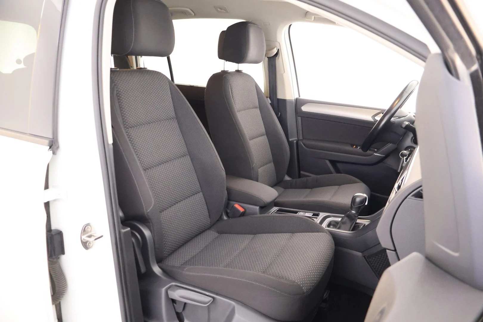 Car Image - 6EXBeMvwwNJN4QVGU5Rk0W