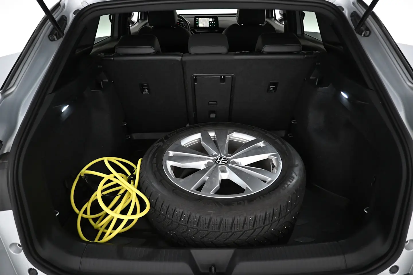 Car Image - 6QL8slahK0DDufe0LC897v