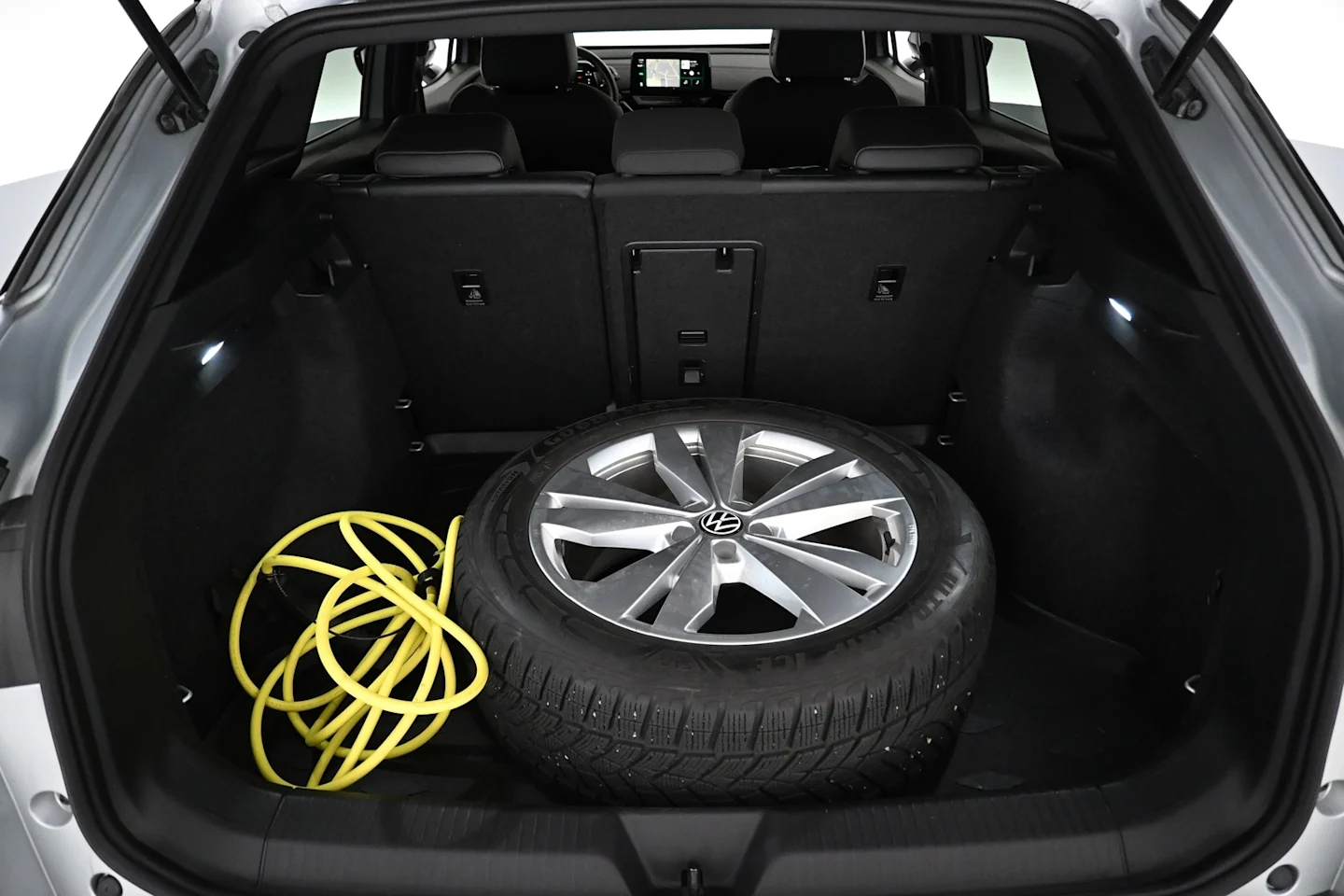 Car Image - 6QL8slahK0DDufe0LC897v