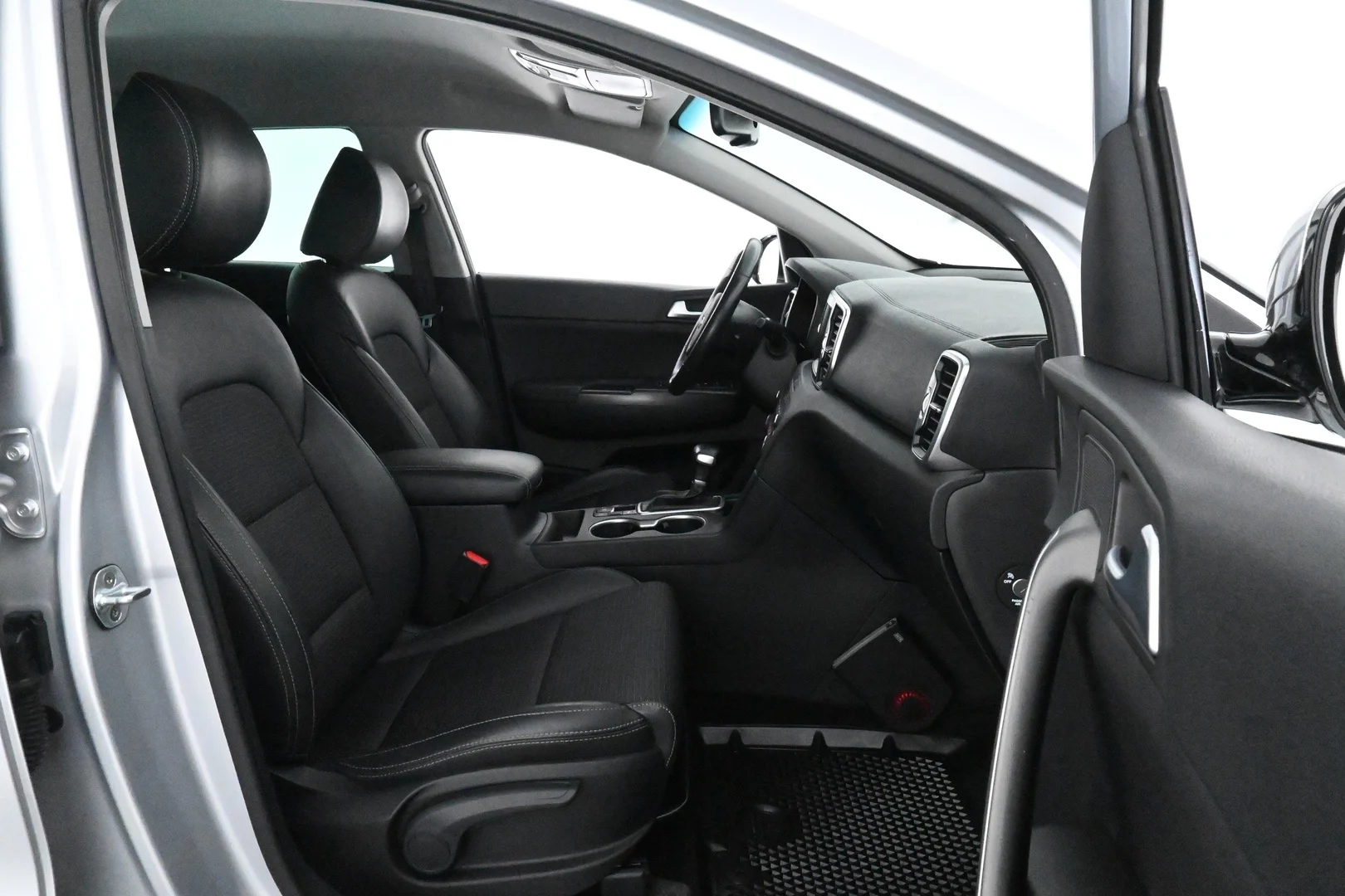 Car Image - 1ig3vtLMYxwhZOHKJzIQB5