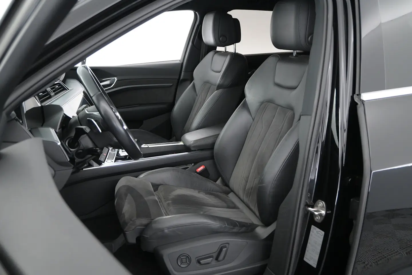 Car Image - 2FsBsh9Mj0VdfPytxPBK6