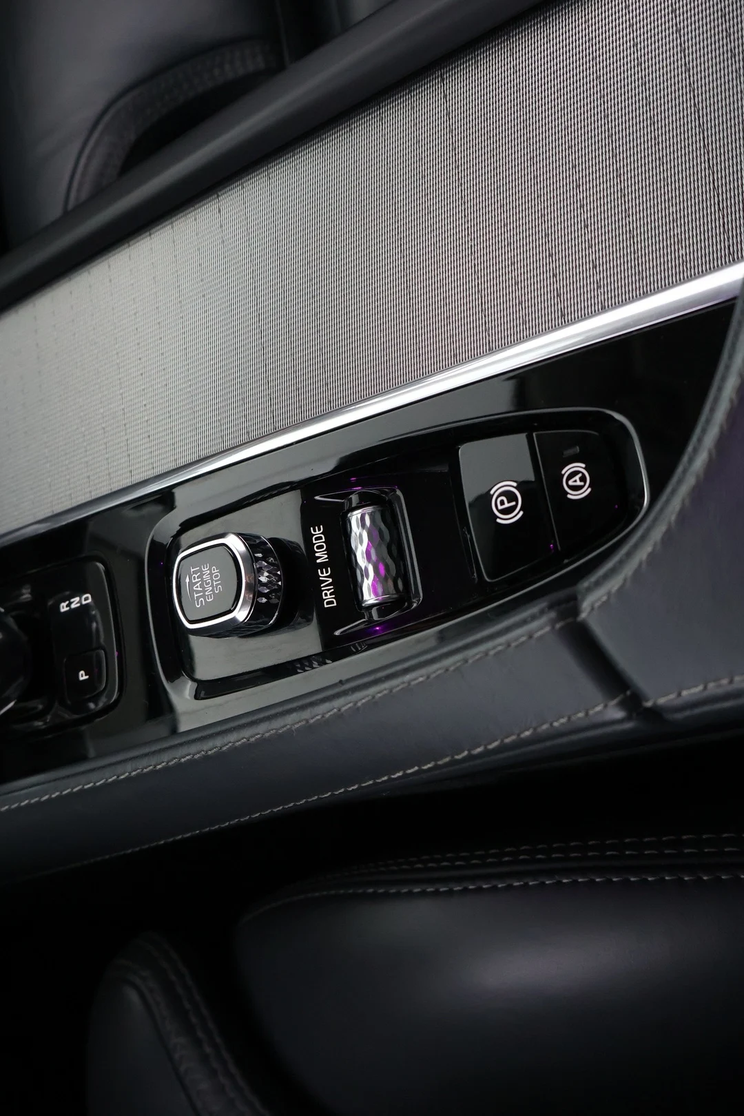 Car Image - 17F104c5OW4TVgTWJv2GGp