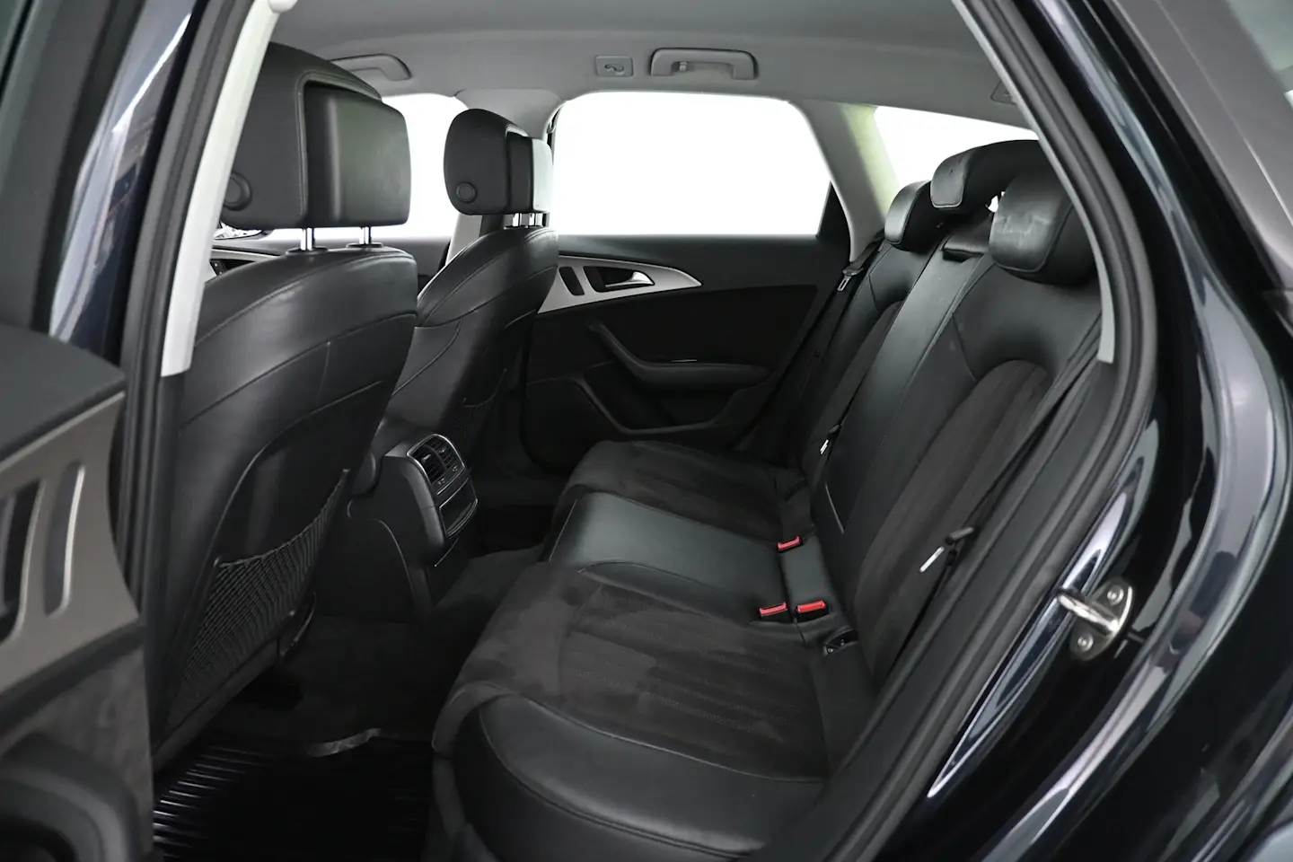 Car Image - 6iL0KETZZPbai0Wgnax1vC