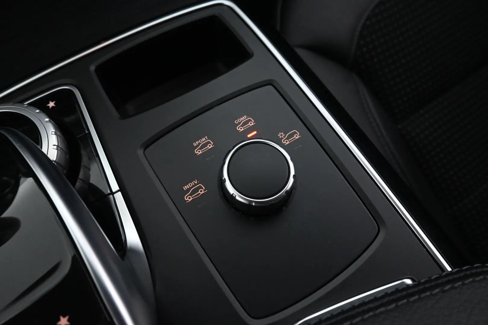 Car Image - R0DWI4NTKjW7Dgb7DUhPV