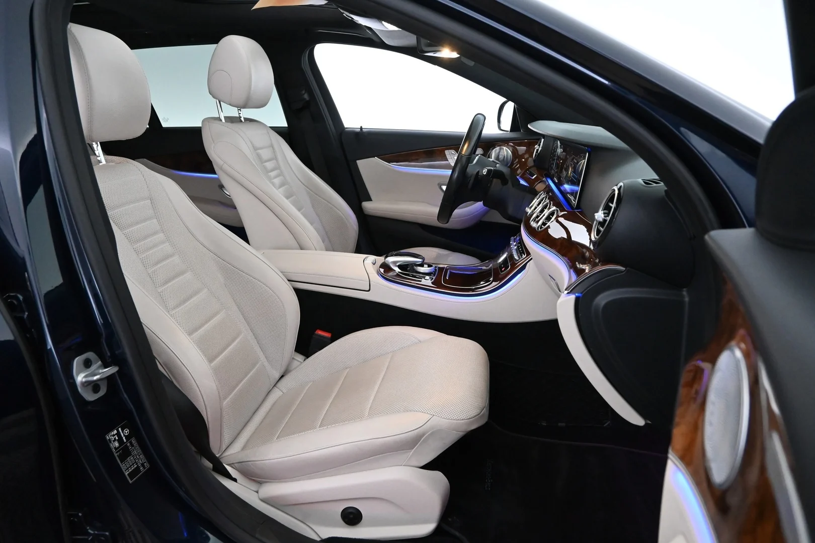 Car Image - 4Z1RplYqtInSv2VLqeYtYj