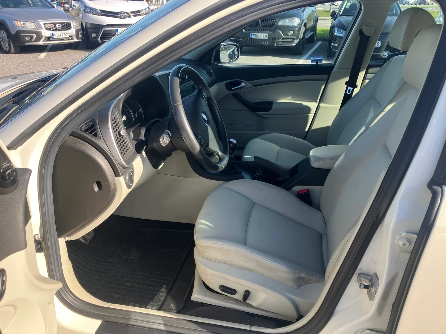 Car Image - 2FLVW4e7F9Gwuu1OTGmmR4