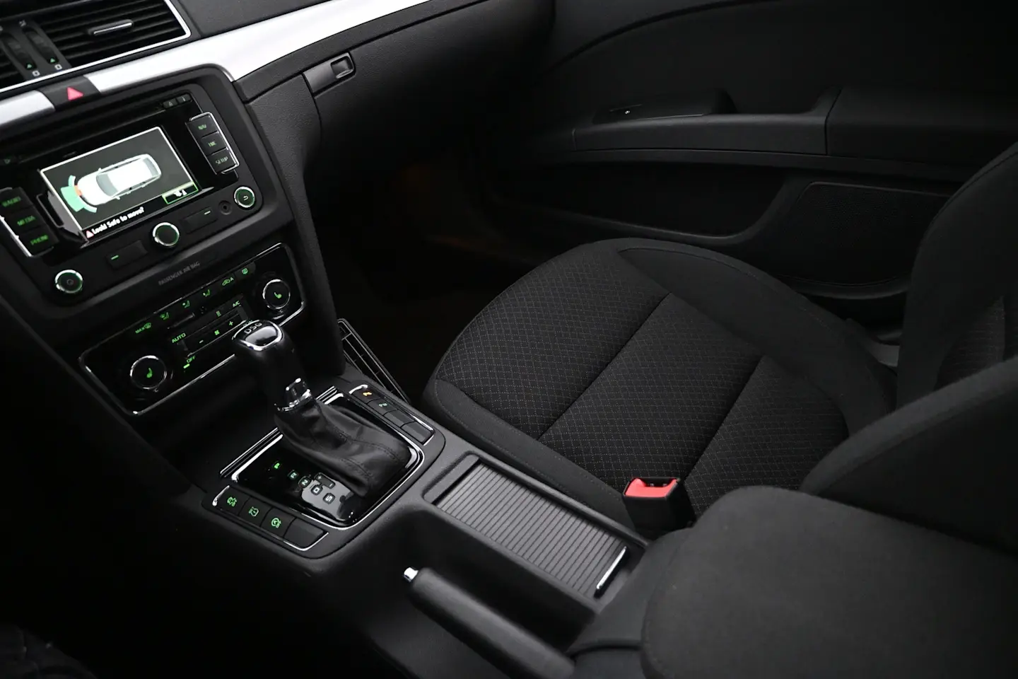 Car Image - 4WLE6v1XhPv6Drqj8eMHpn