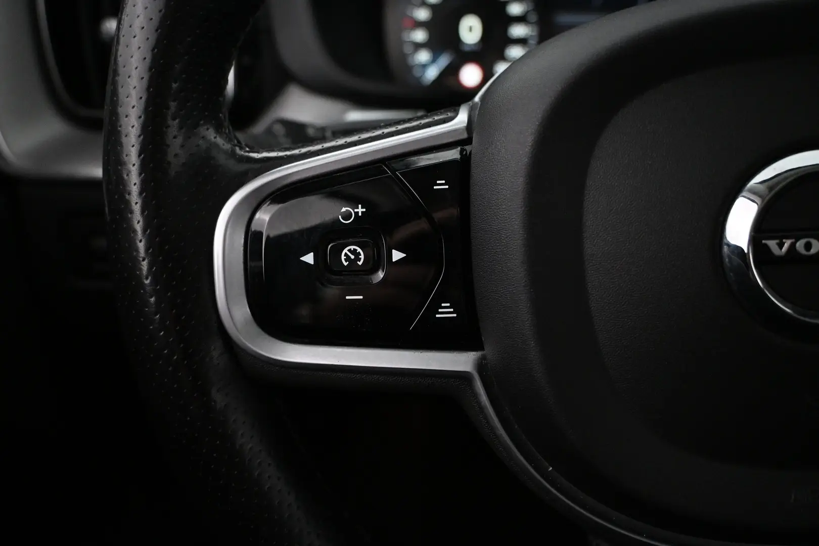 Car Image - 49EhF0f5gg22xxBRqOzEHq