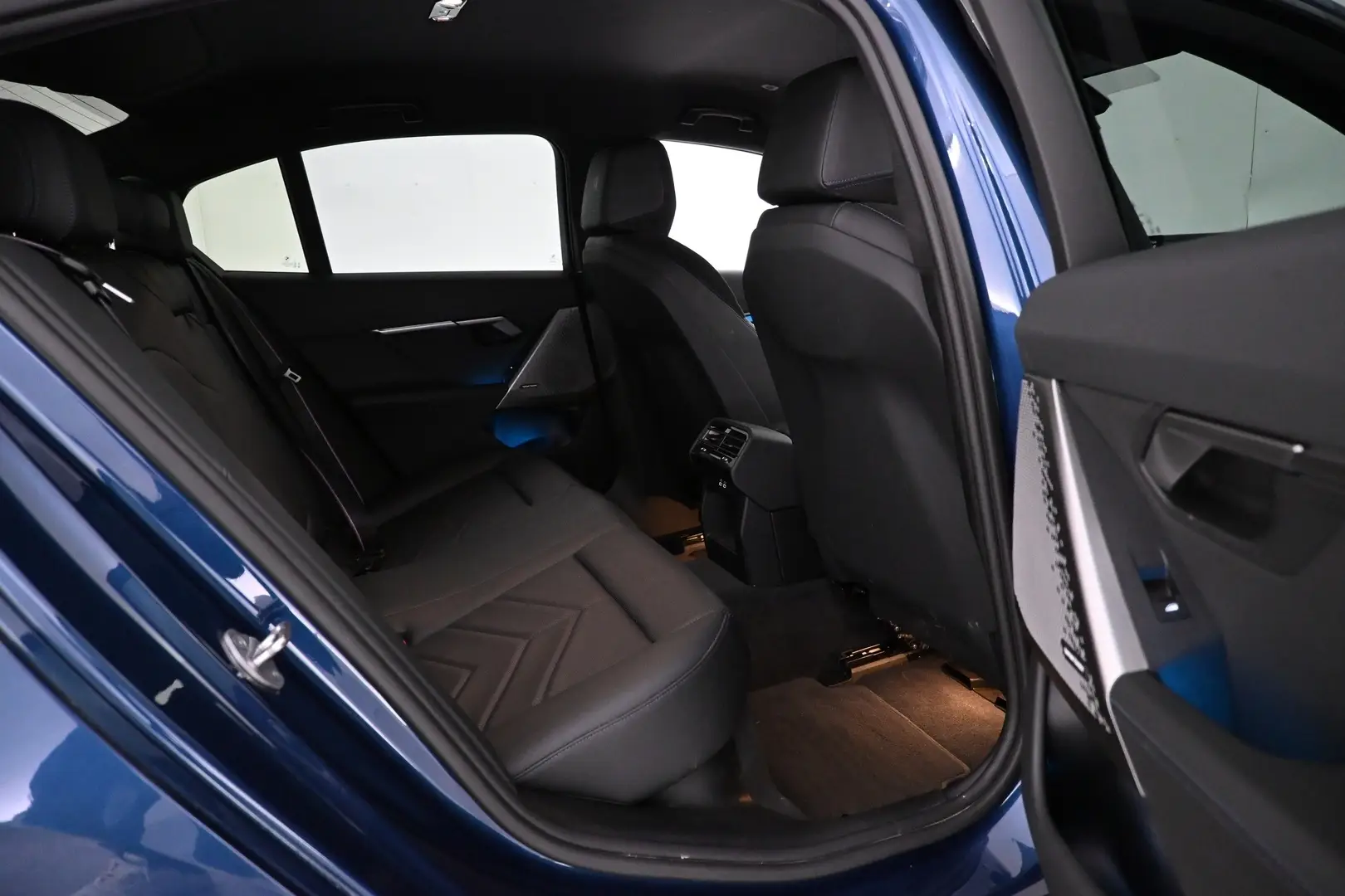 Car Image - 3aDDsRLO4cHb4KjqKOoLMN