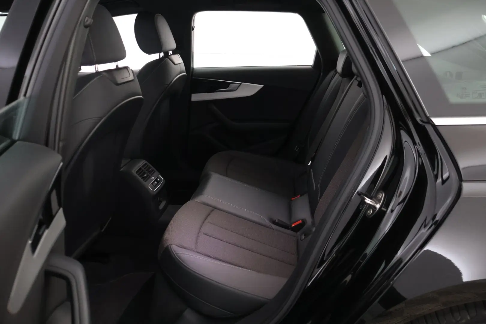 Car Image - 5agz1NQNAVNbrK7OIWNjzt