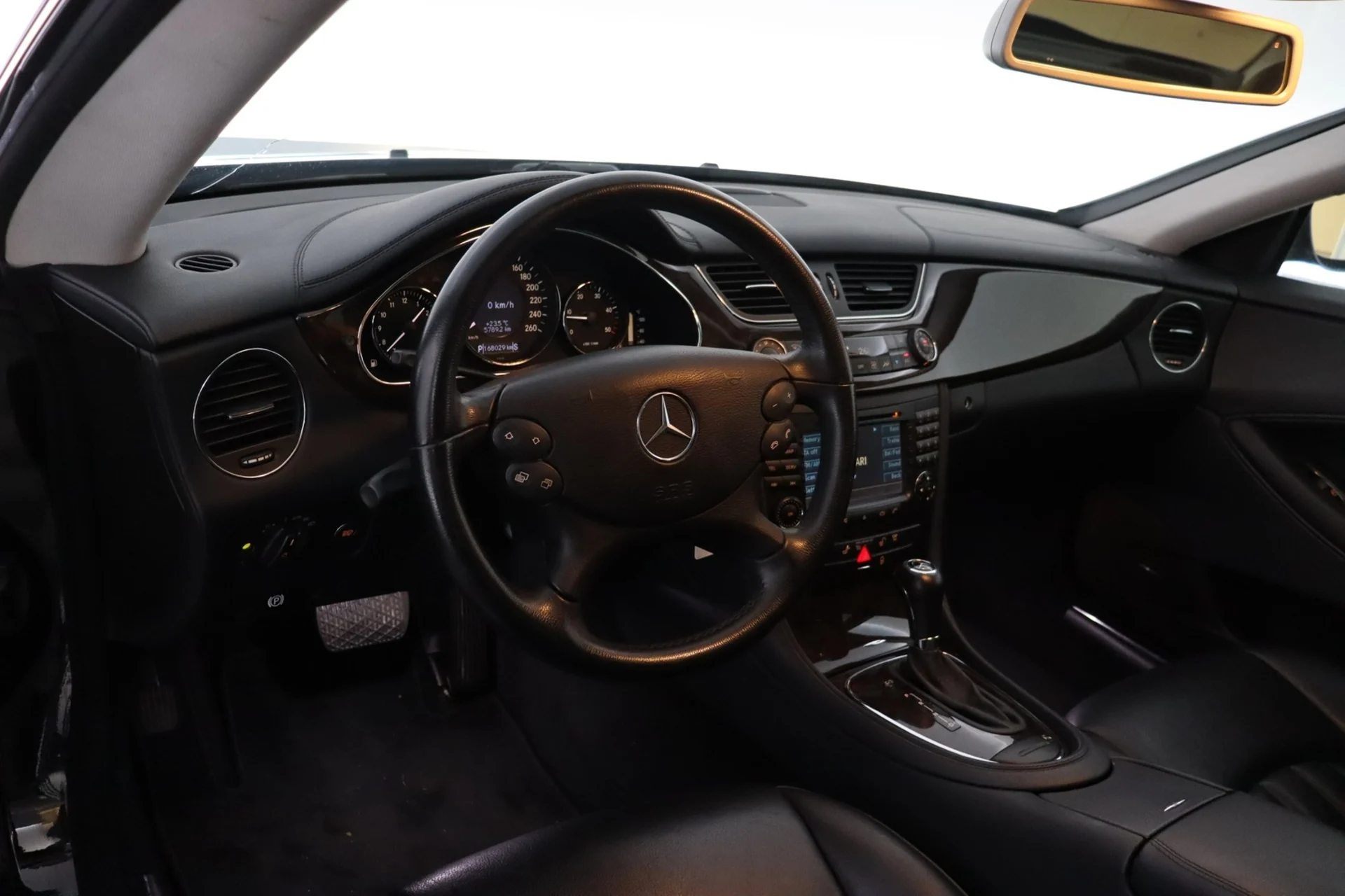 Car Image - 2K2PFJF0axmdAznzsYCeh0