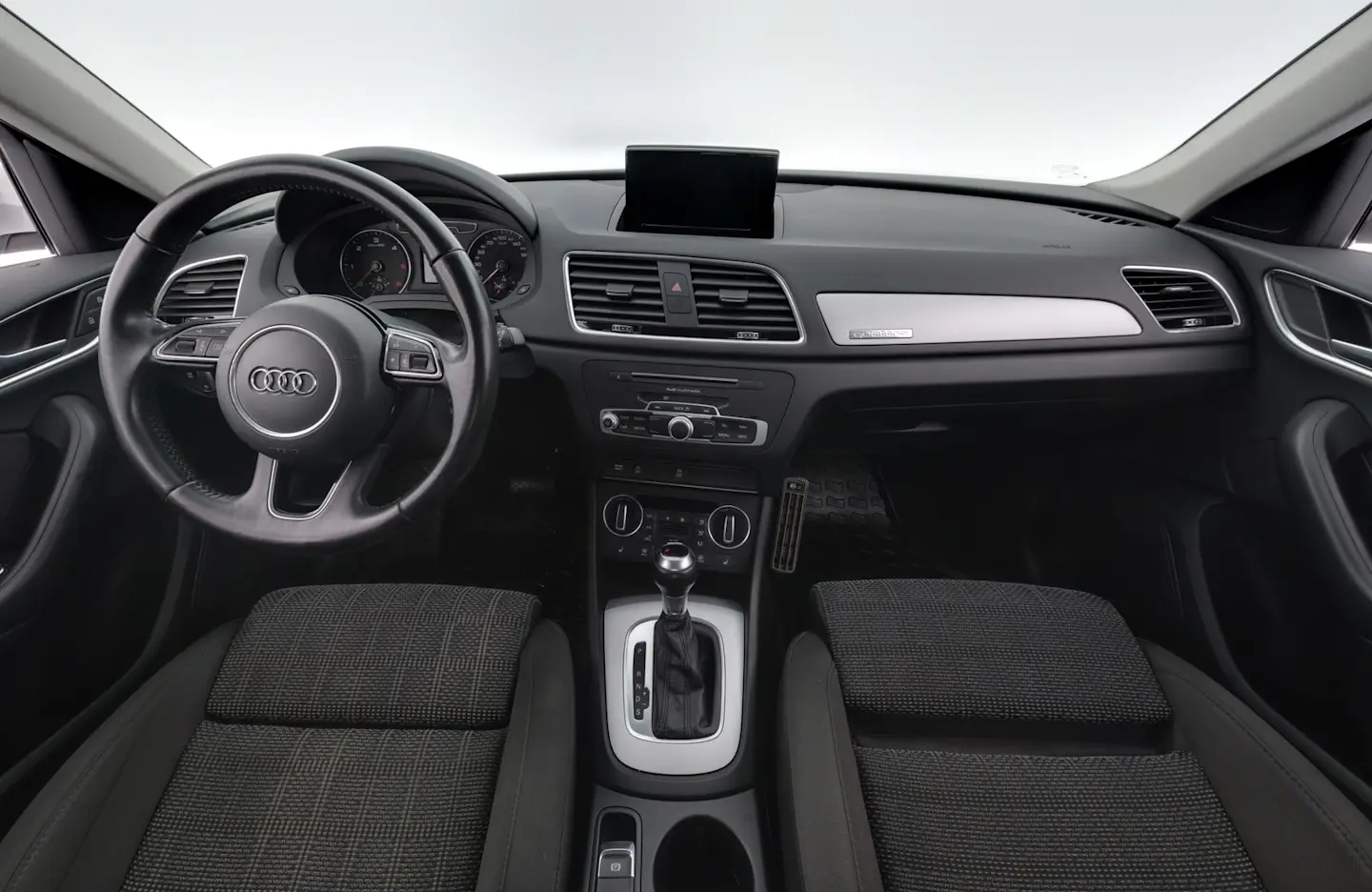 Car Image - 742MCYjj5w4aFsiSyAbi0t