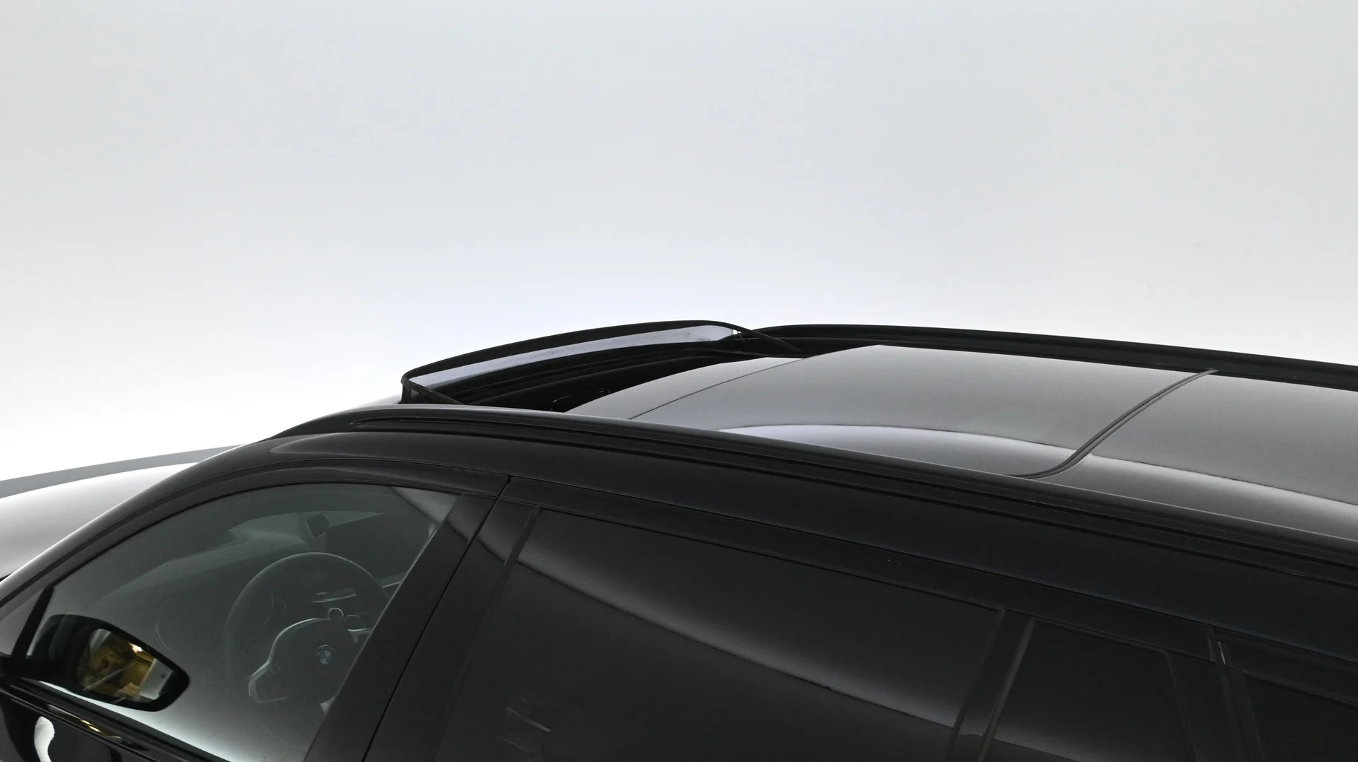 Car Image - L40N8leRi4Gh4MzfC8IdG
