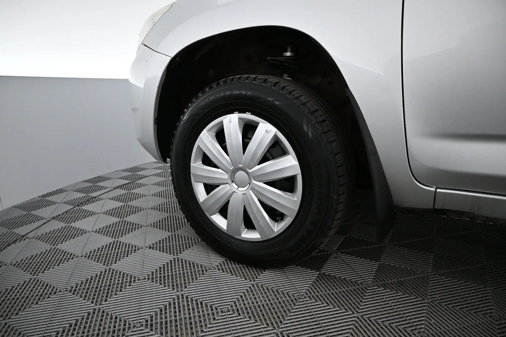 Car Image - 68MMjizeAIX3PEDqfm6yhu