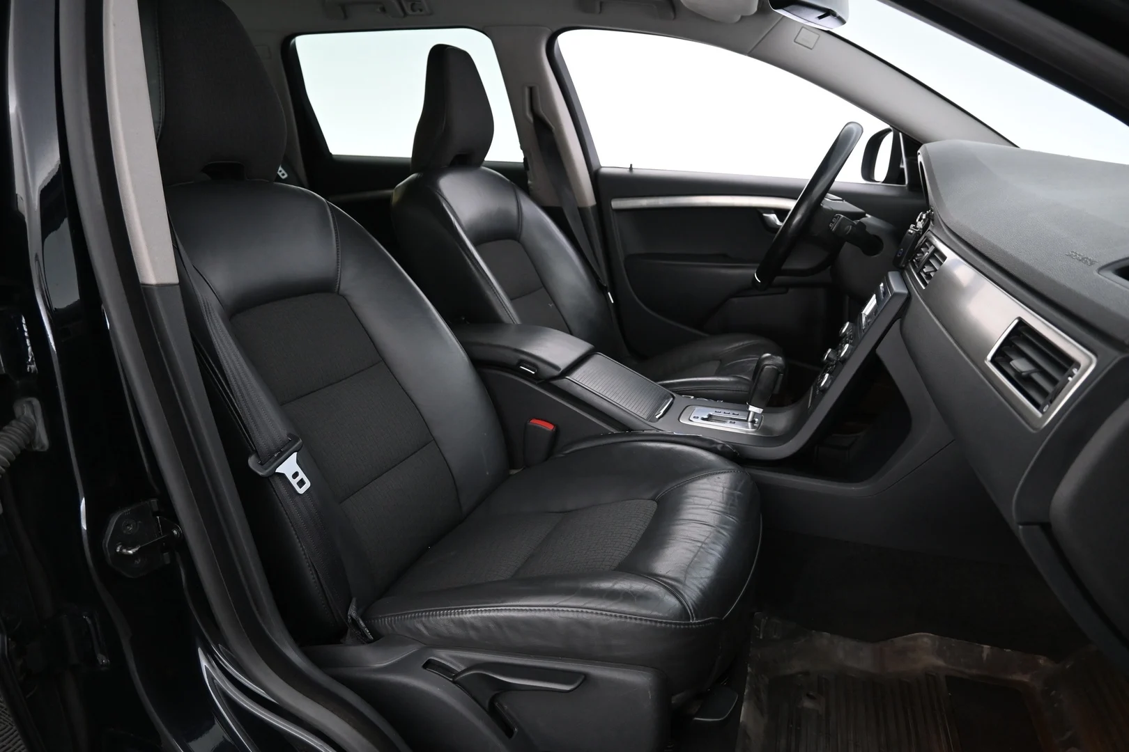 Car Image - 1fiWFNebIl7rt8qbSZF1Fw