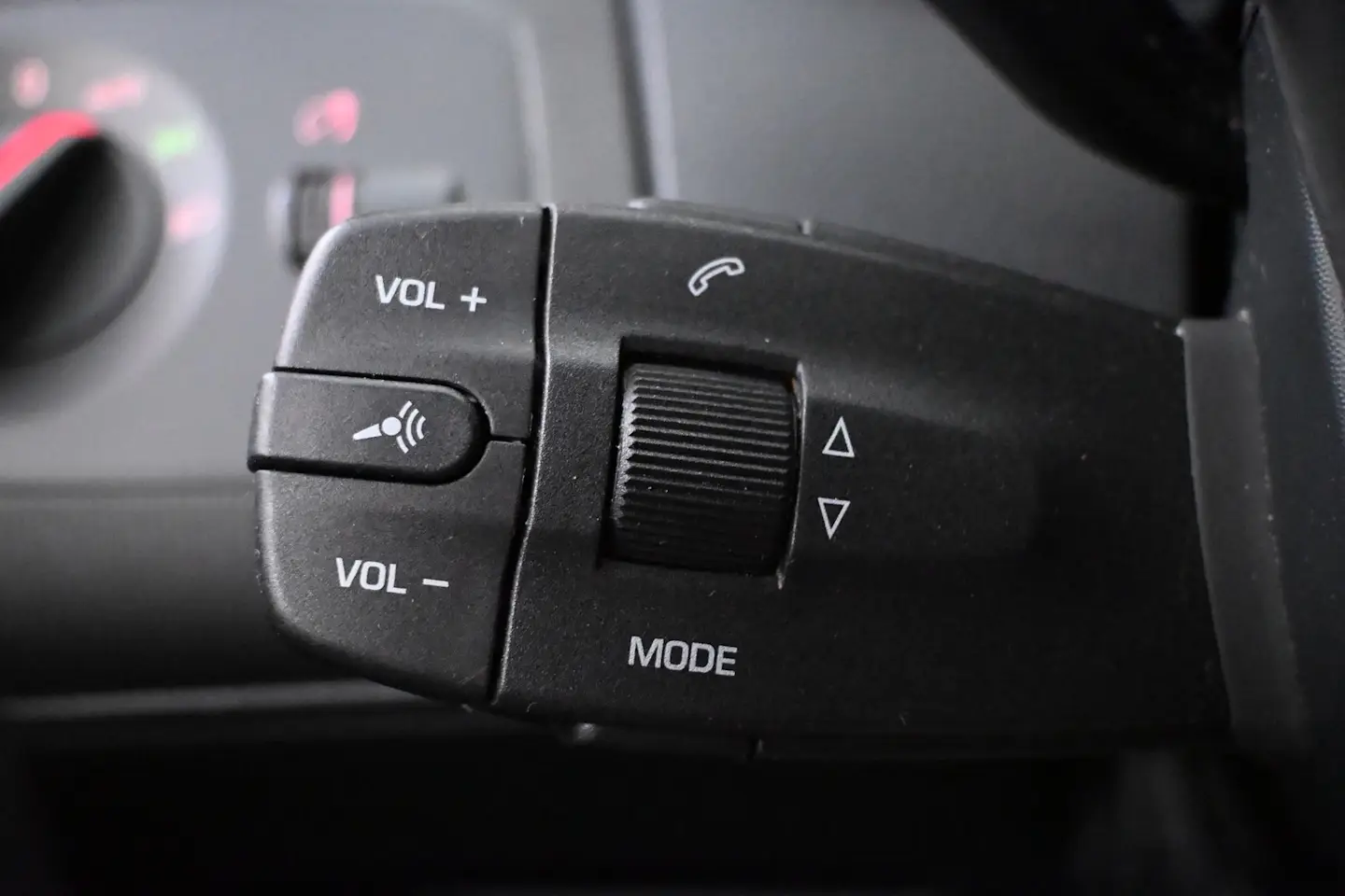 Car Image - 3X4XqmF4mFQaCZ6qXM41vl