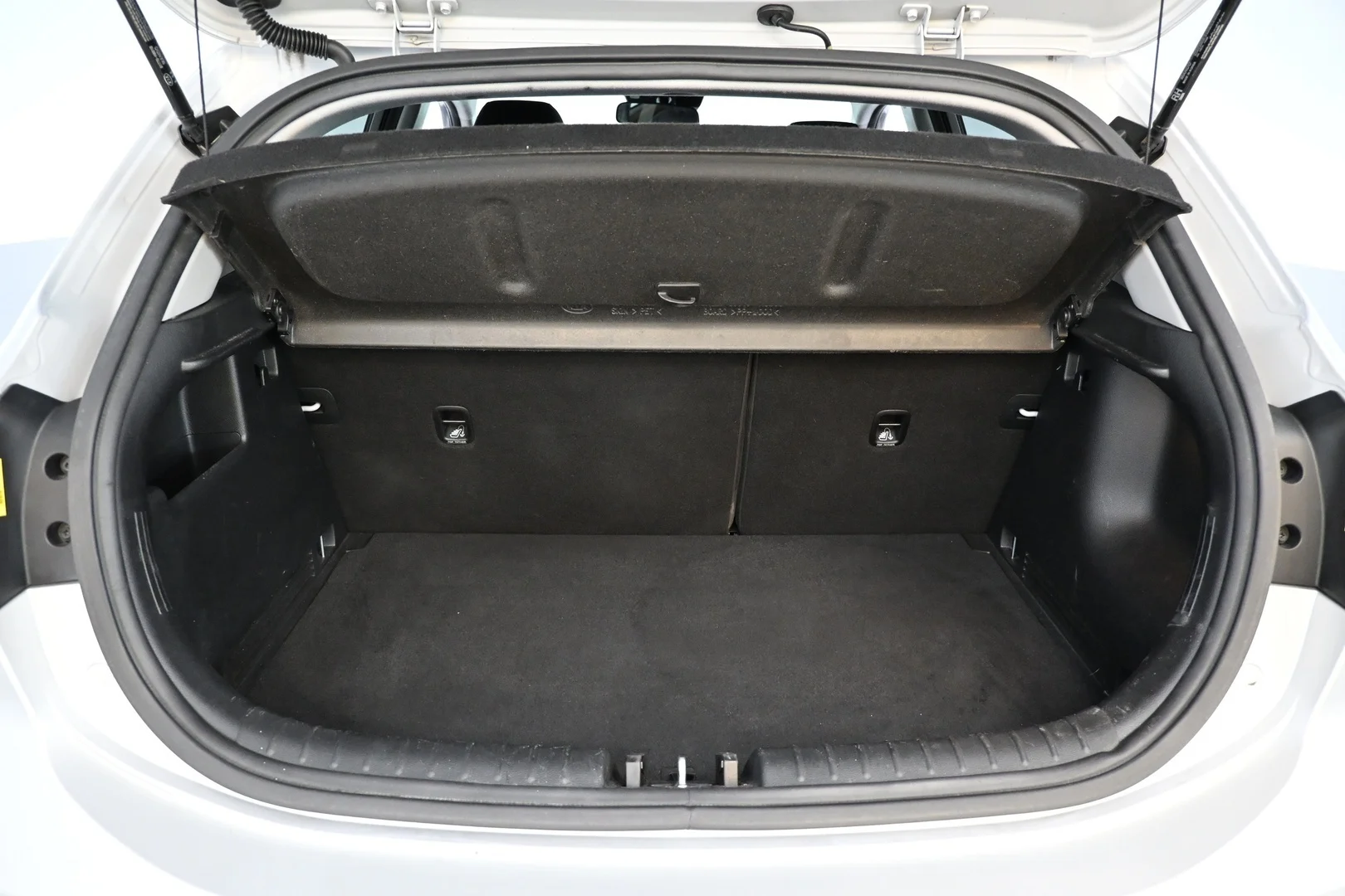 Car Image - 1bu1AvvQYn1nCqyM9FqKtN