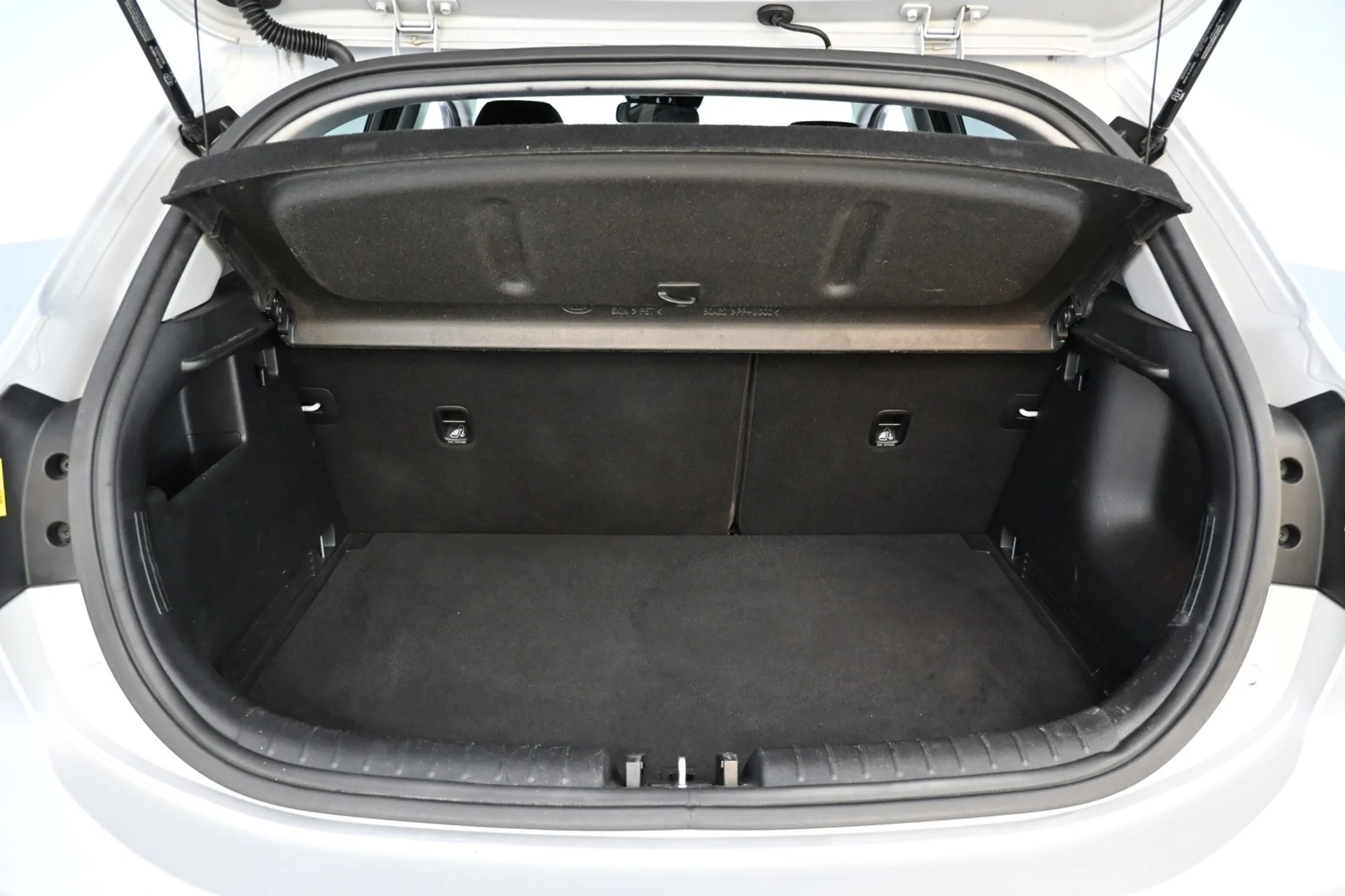 Car Image - 1bu1AvvQYn1nCqyM9FqKtN