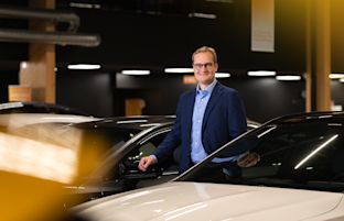 Sähköautojen ja ladattavien hybridien myynnin kasvu nosti ..