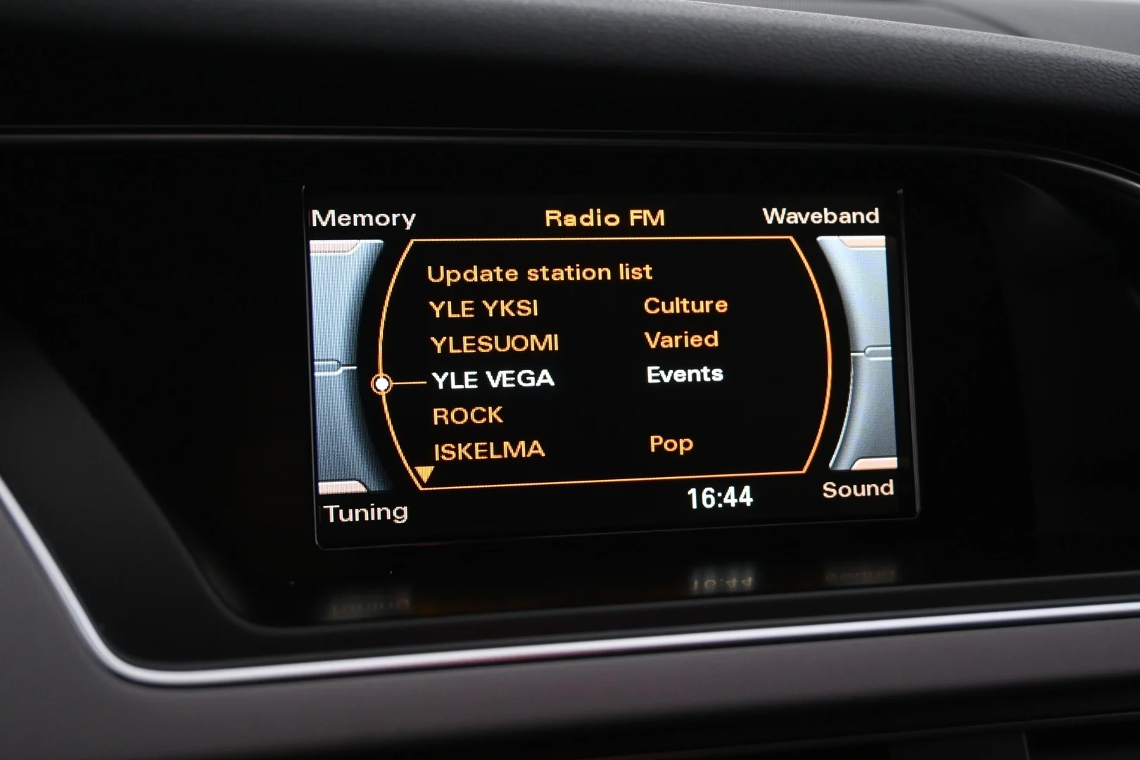 Car Image - 6NqHL4N51Ri5IJFAL33dp7