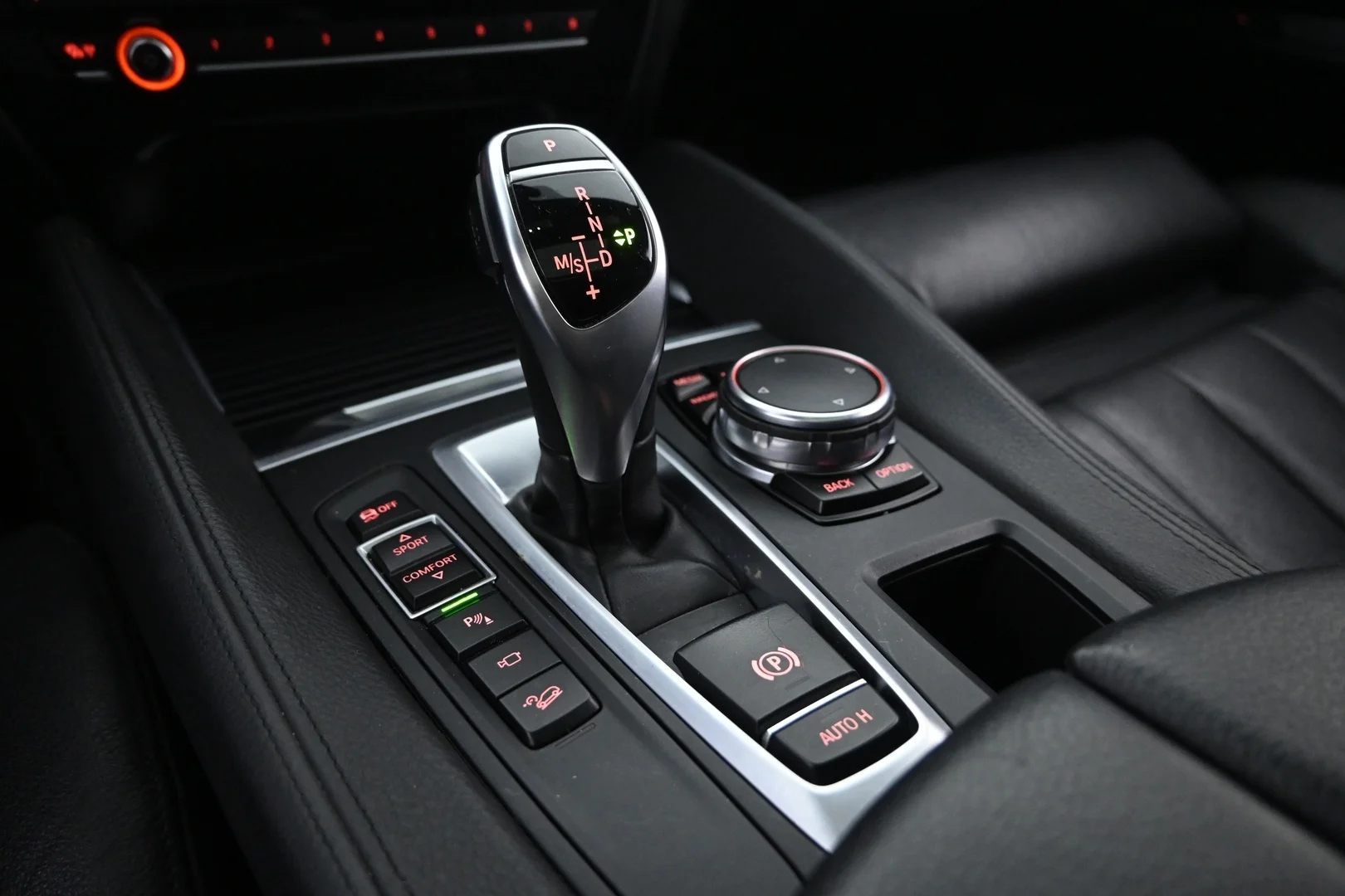 Car Image - ewMzndQmoKvT5w8WVXoIM