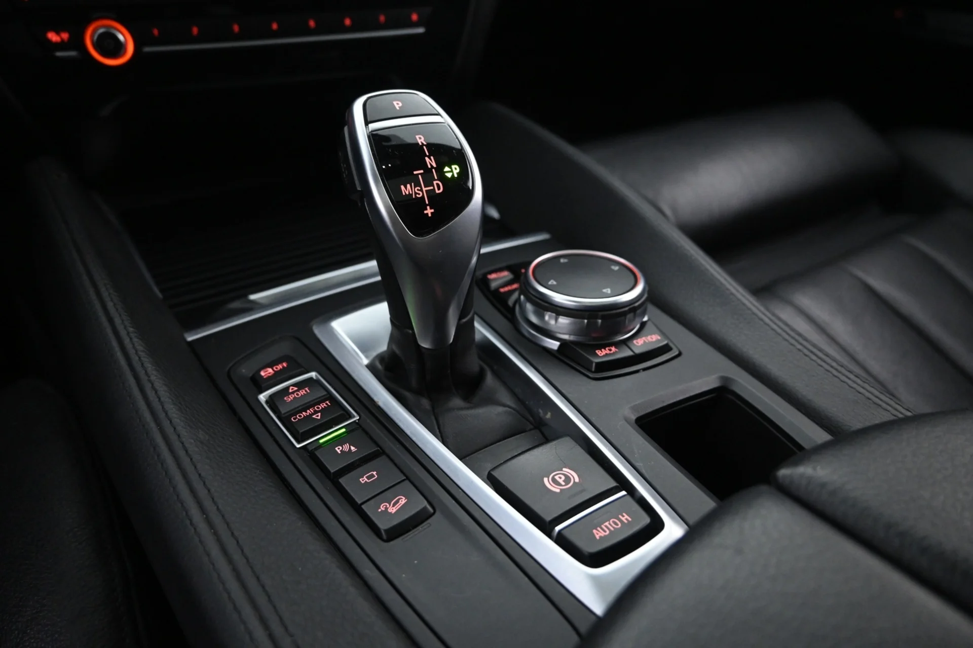 Car Image - ewMzndQmoKvT5w8WVXoIM