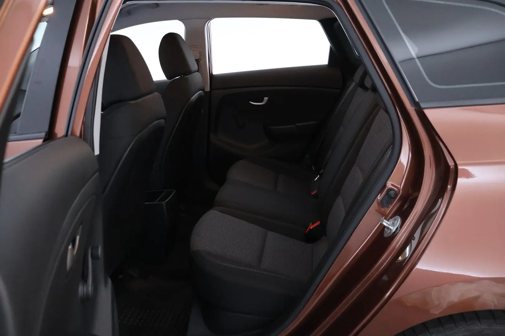 Car Image - 4ybmi9bRyEIp82pmMMiUbs