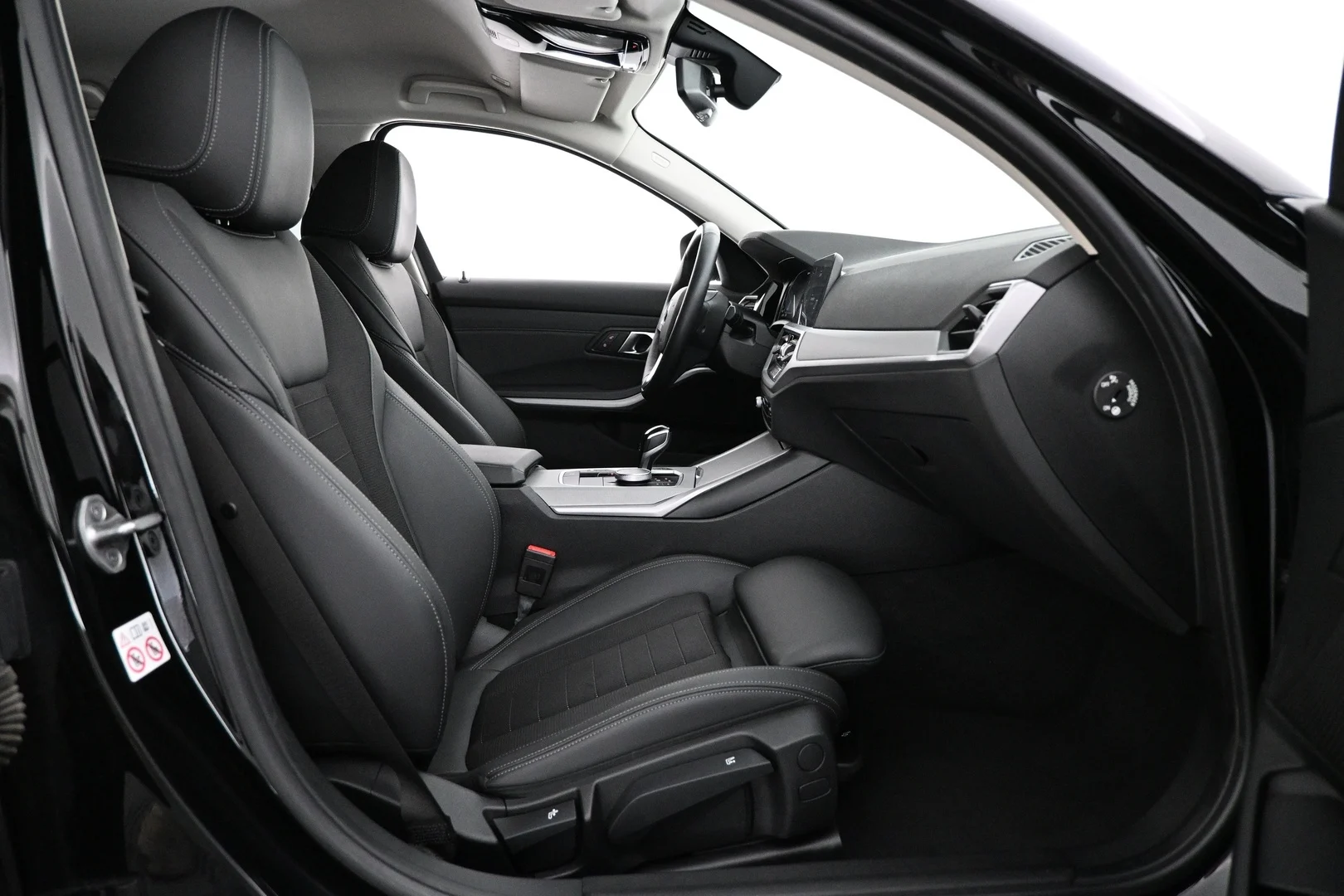 Car Image - 1e37xVbJwBD1fbAEsy0X7z