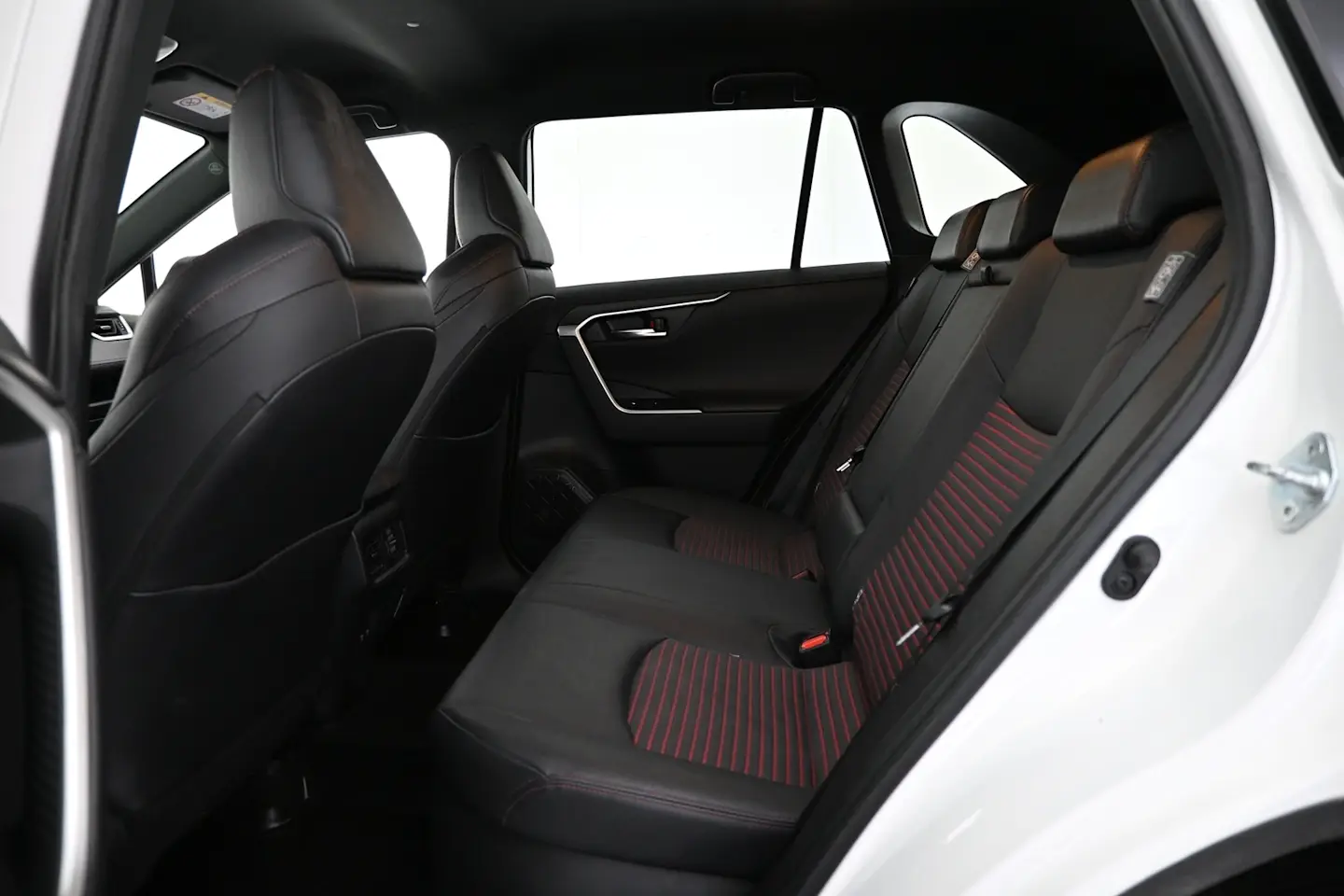 Car Image - 2YYh101bhuSBLneaLWqU1X