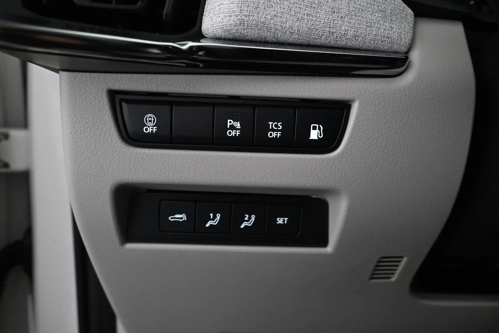 Car Image - undhtycCcdVDyB3YbJDr5